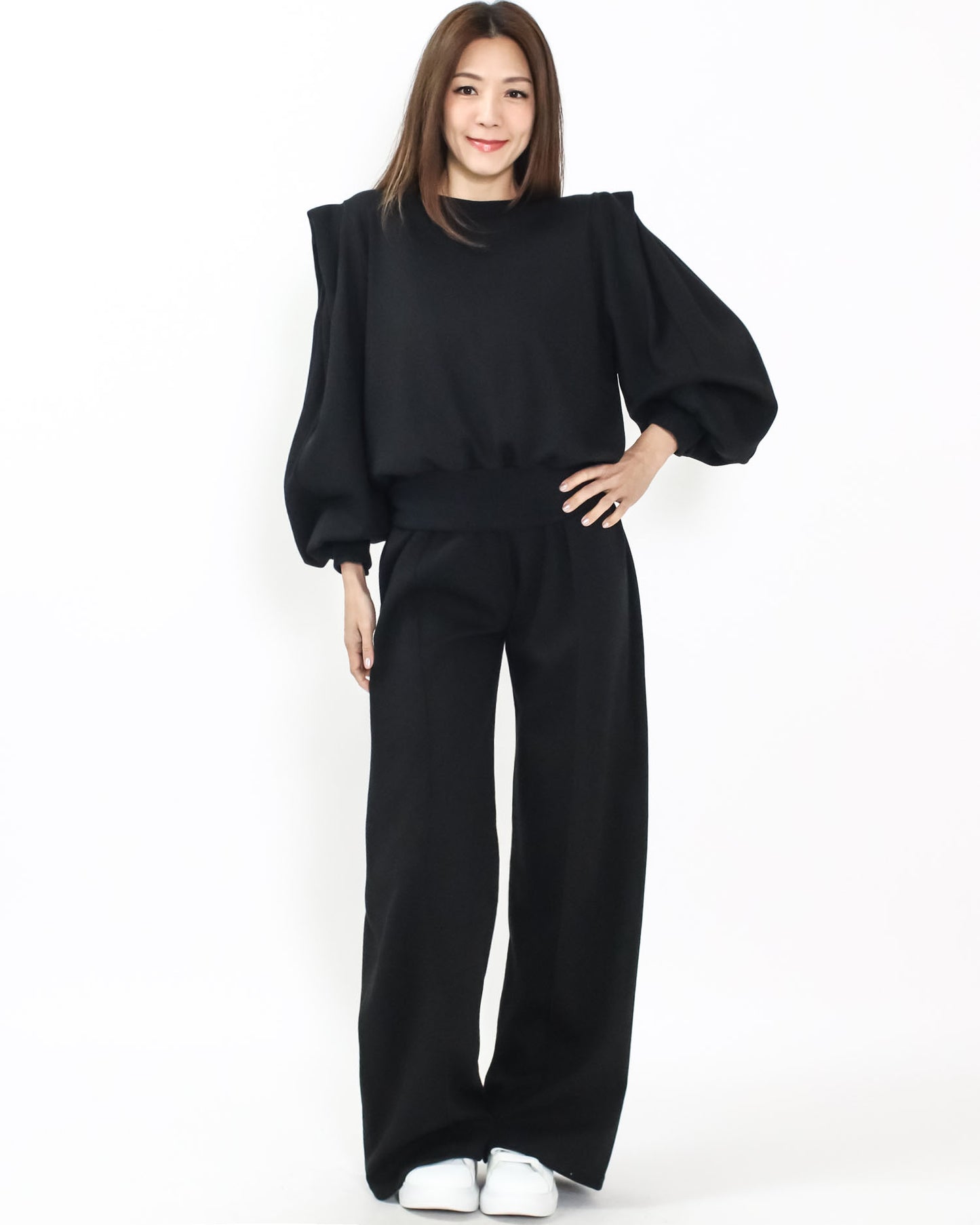 black sweatshirt & straight pants set *pre-order*