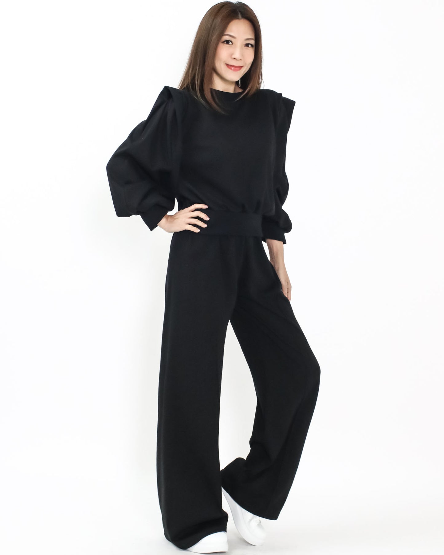 black sweatshirt & straight pants set *pre-order*
