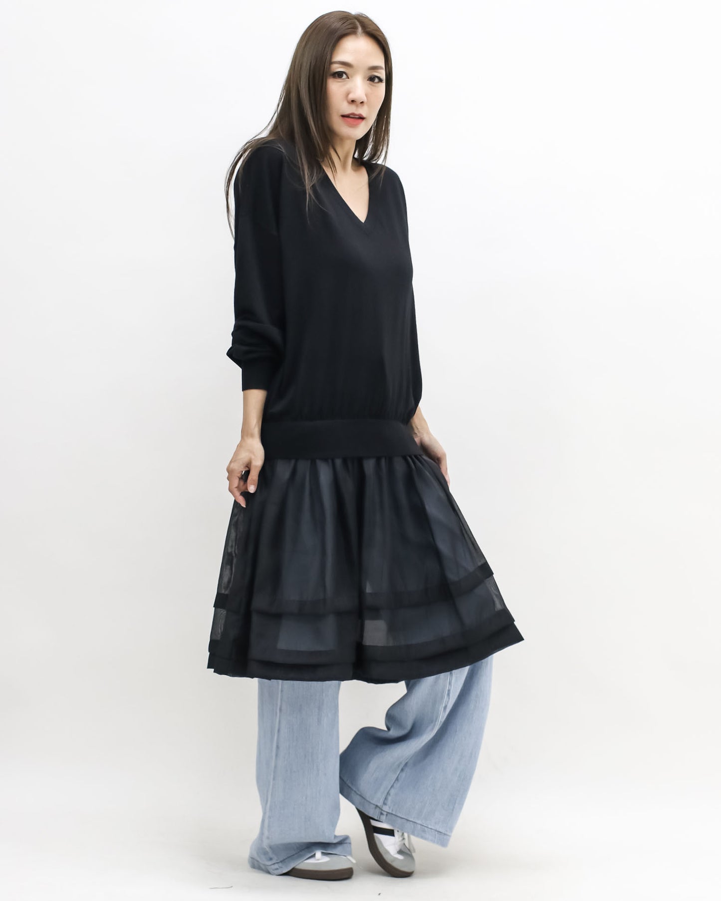 black V neck knitted & mesh flare hem top