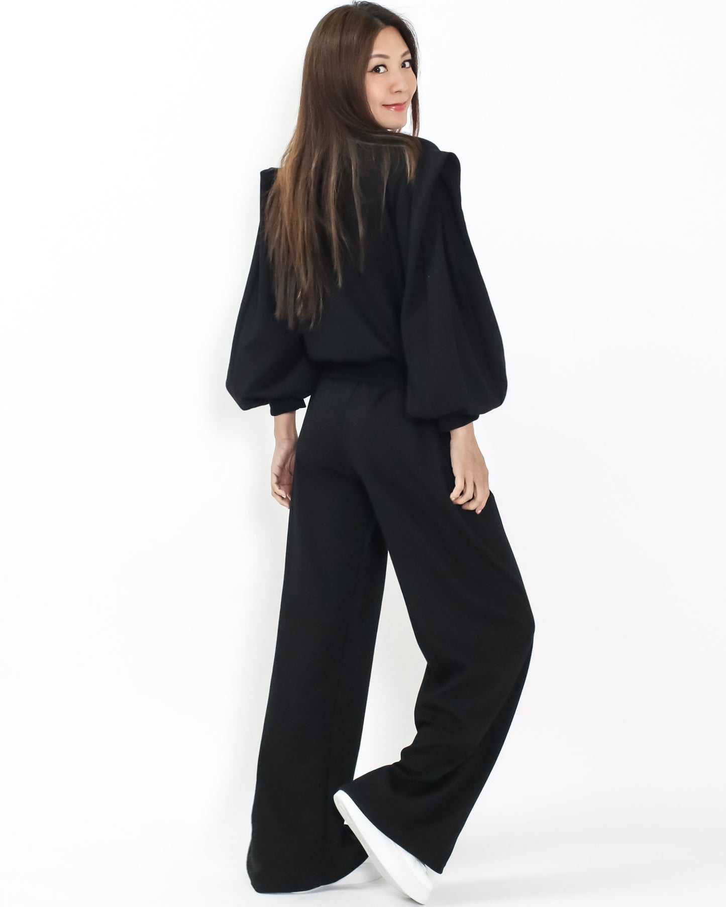 black sweatshirt & straight pants set *pre-order*