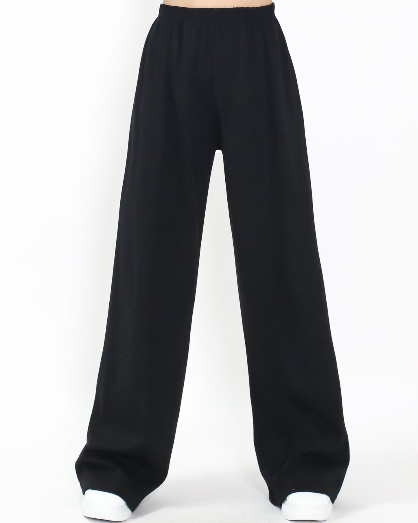 black sweatshirt & straight pants set *pre-order*
