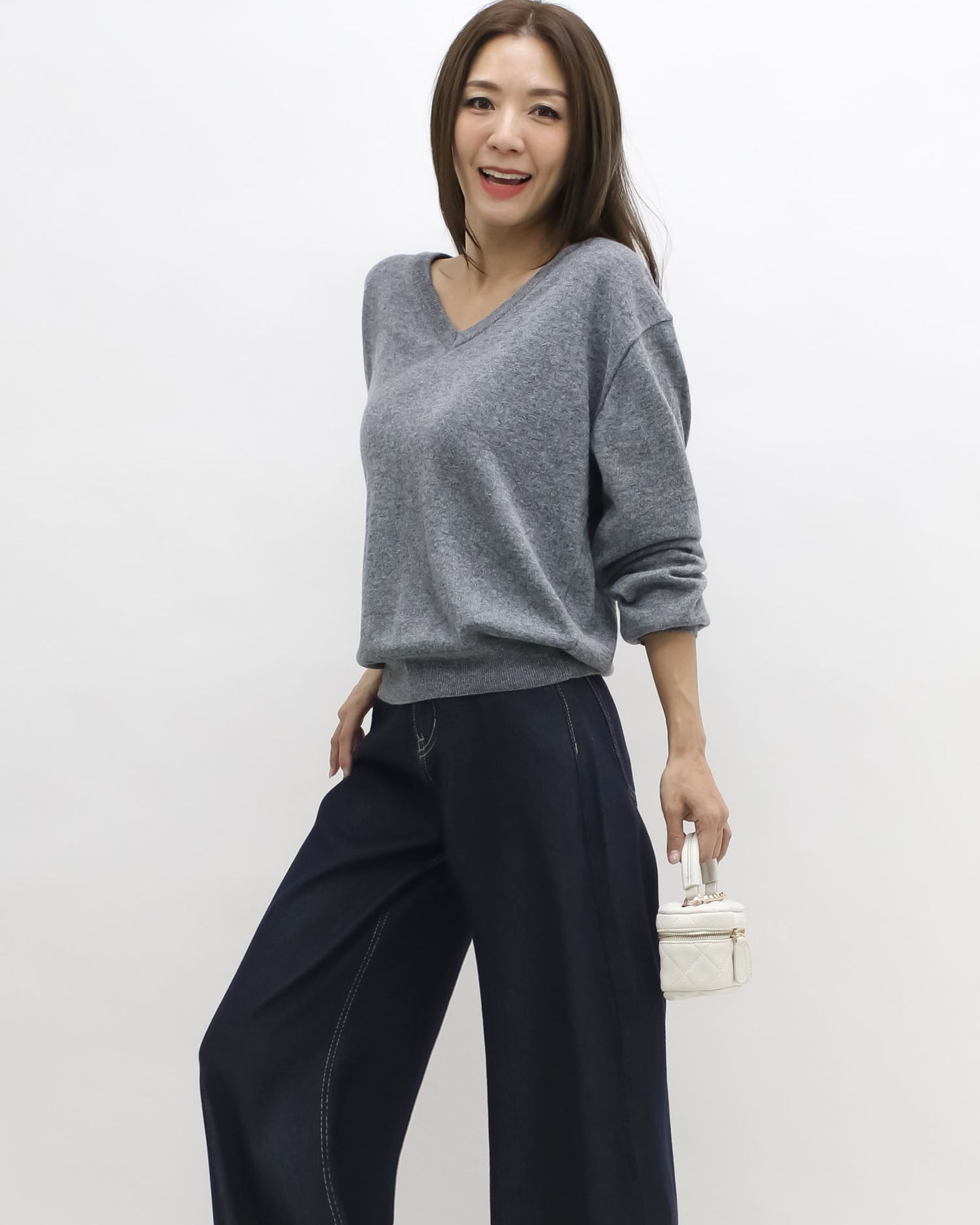 grey V neck front & back knitted top