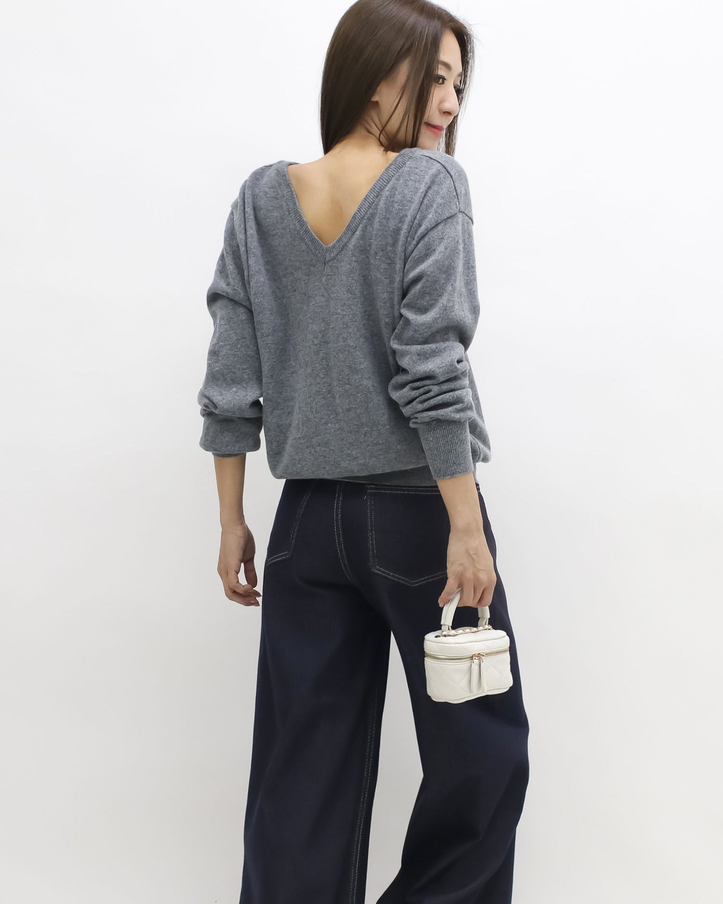 grey V neck front & back knitted top