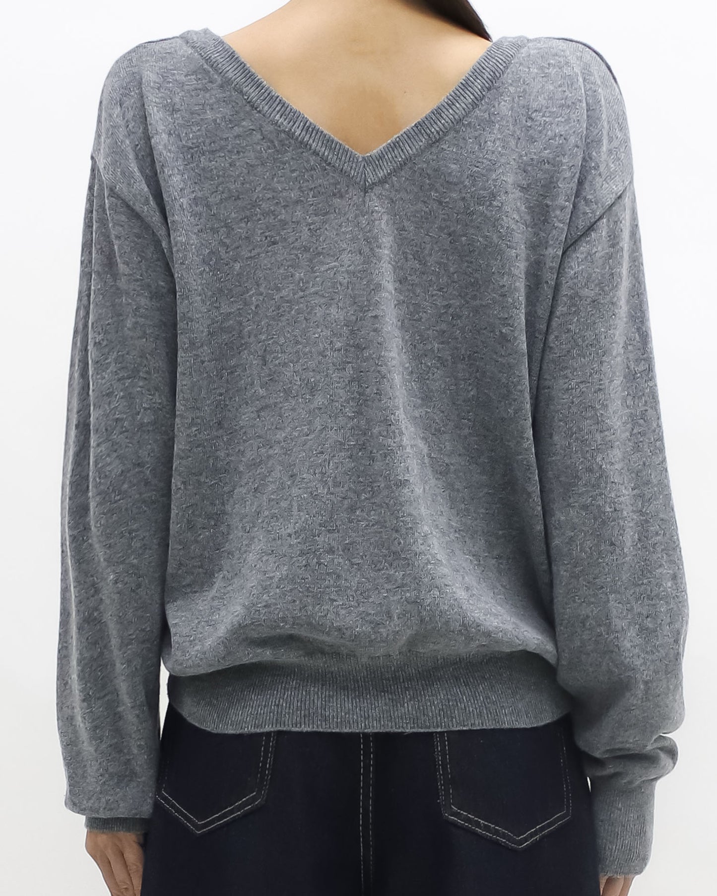 grey V neck front & back knitted top