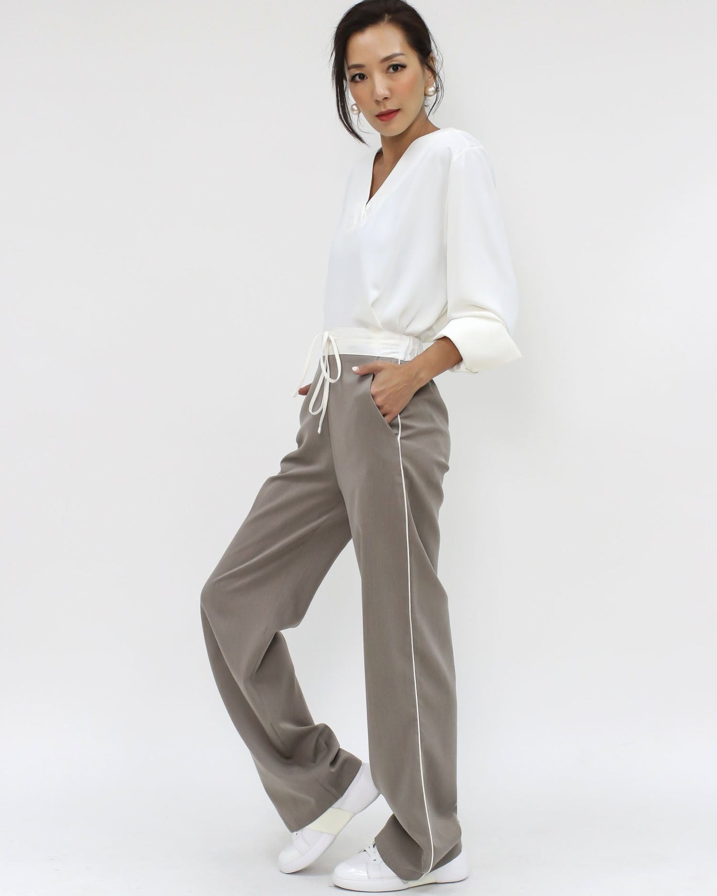beige w/ ivory stripe & waist band straight pants