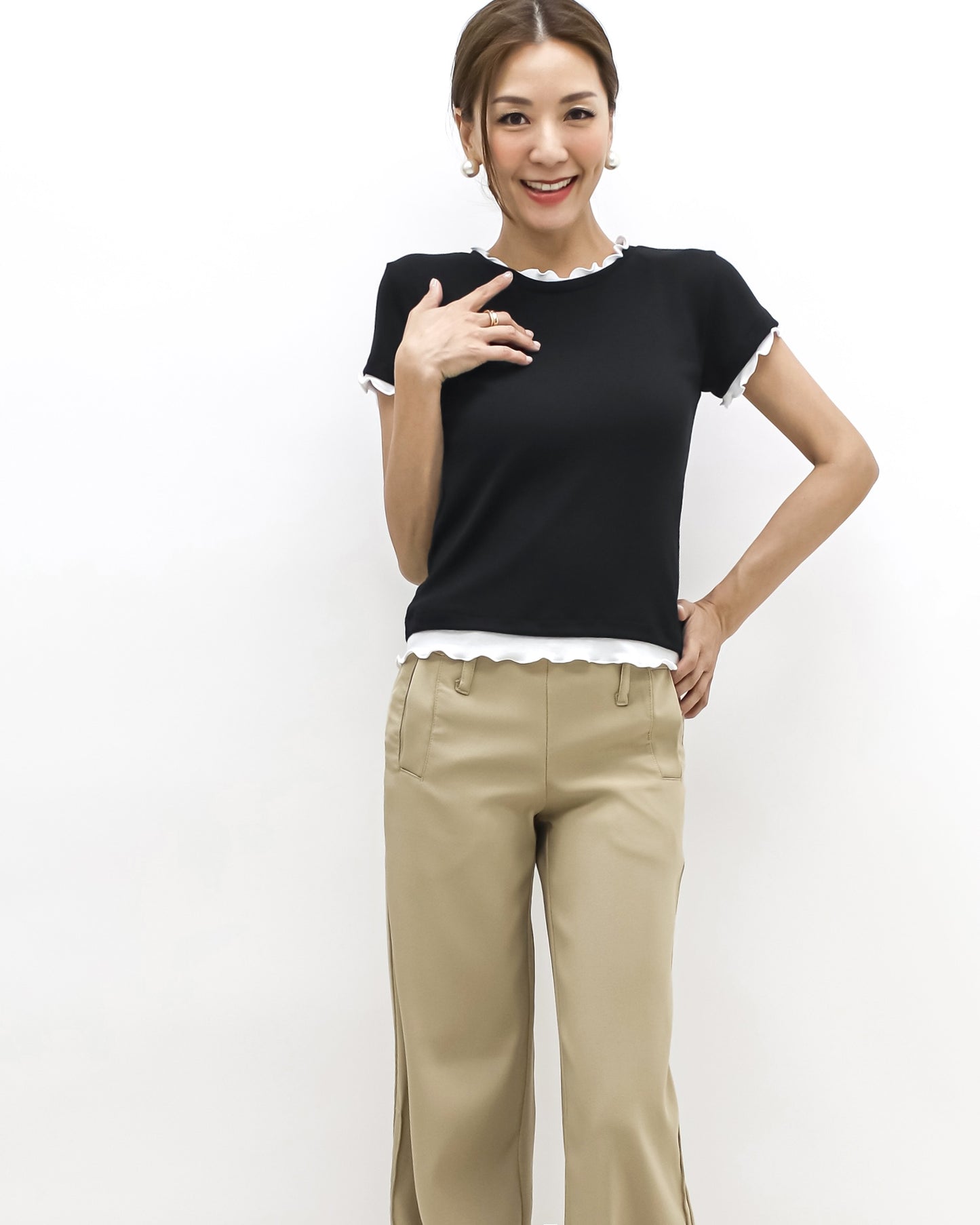 black w/ ivory ruffles hem tee
