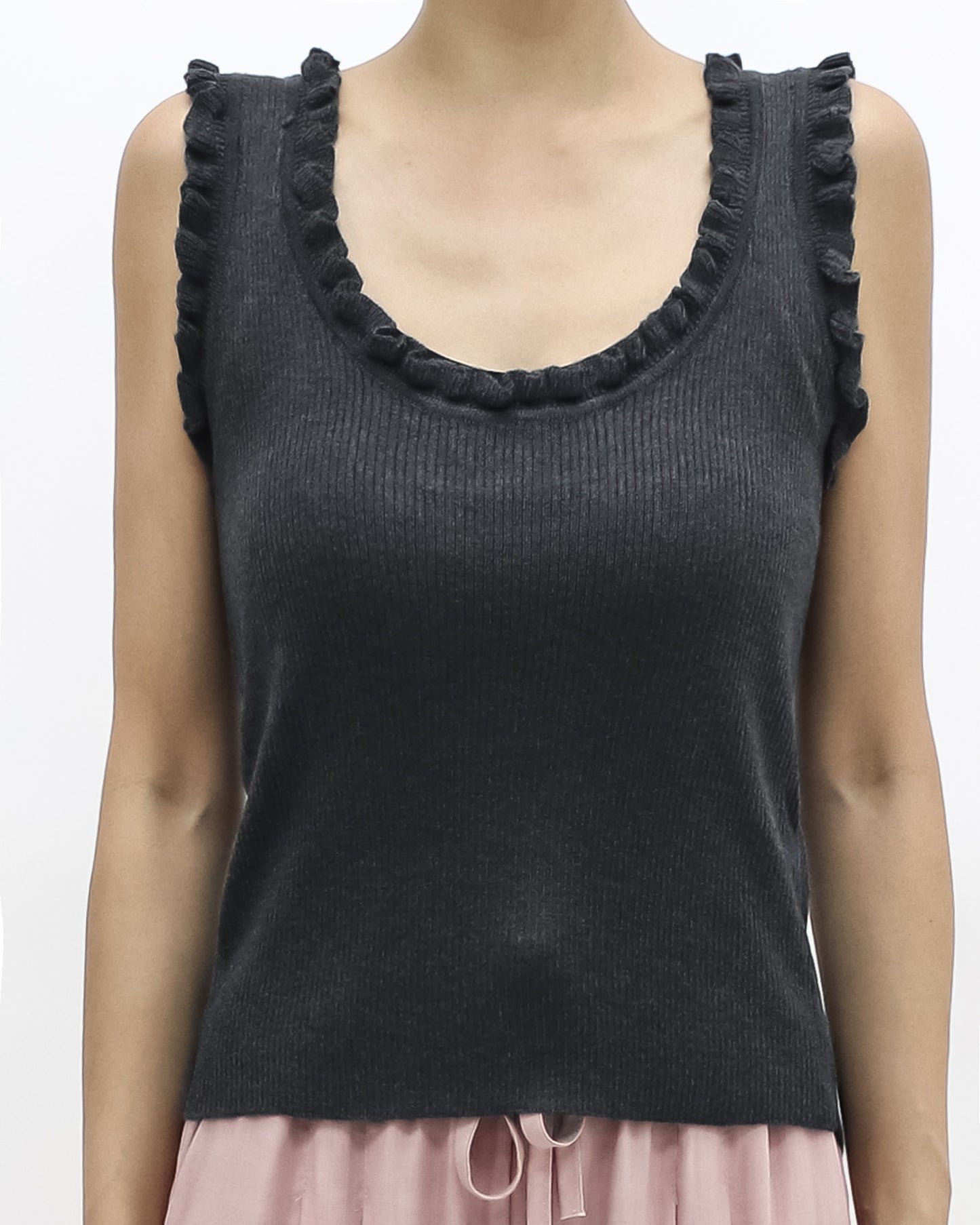 grey ruffles hem knitted vest