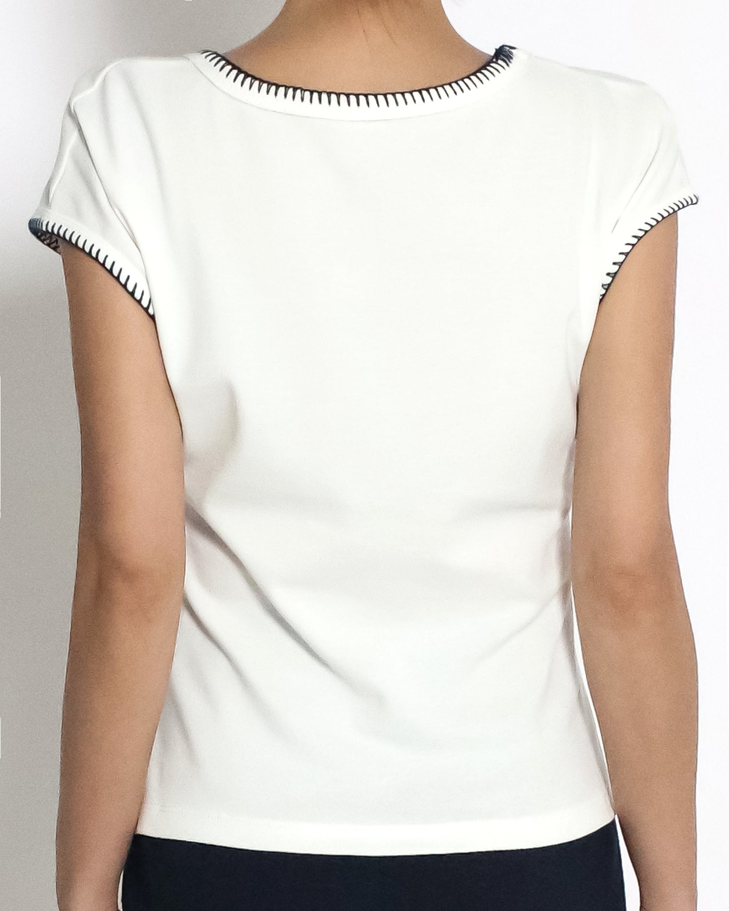 ivory w/ black stitched trim tee