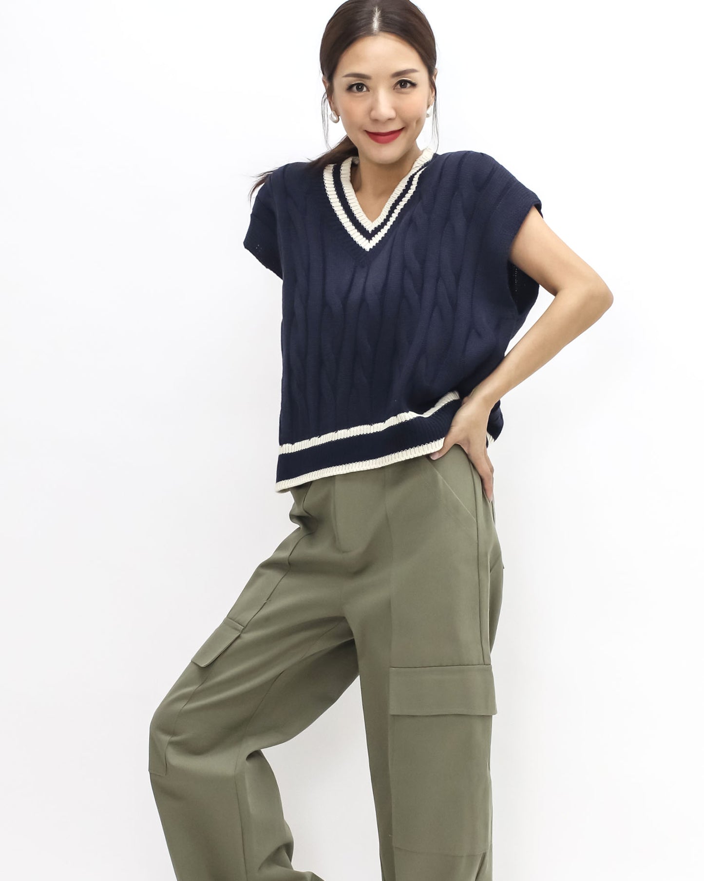 navy w/ ivory stripes V neck knitted vest *pre-order*