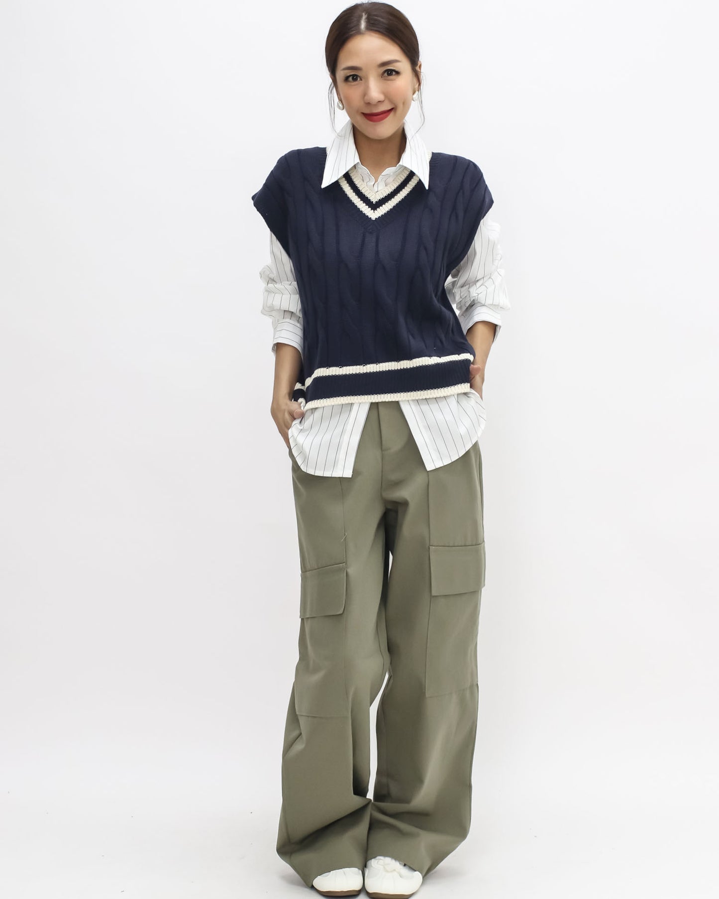 navy w/ ivory stripes V neck knitted vest *pre-order*