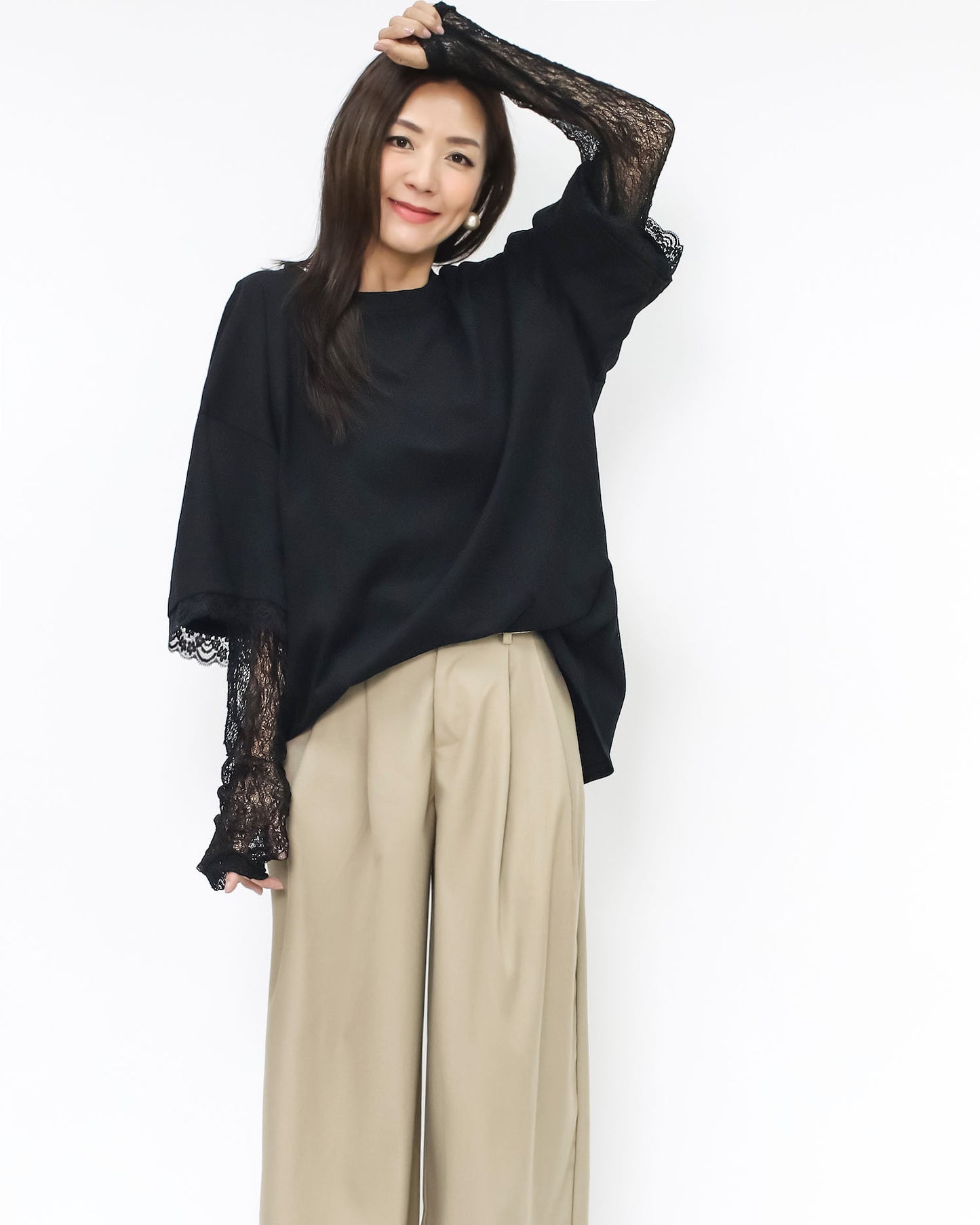 black tee w/ lace layer sleeves top