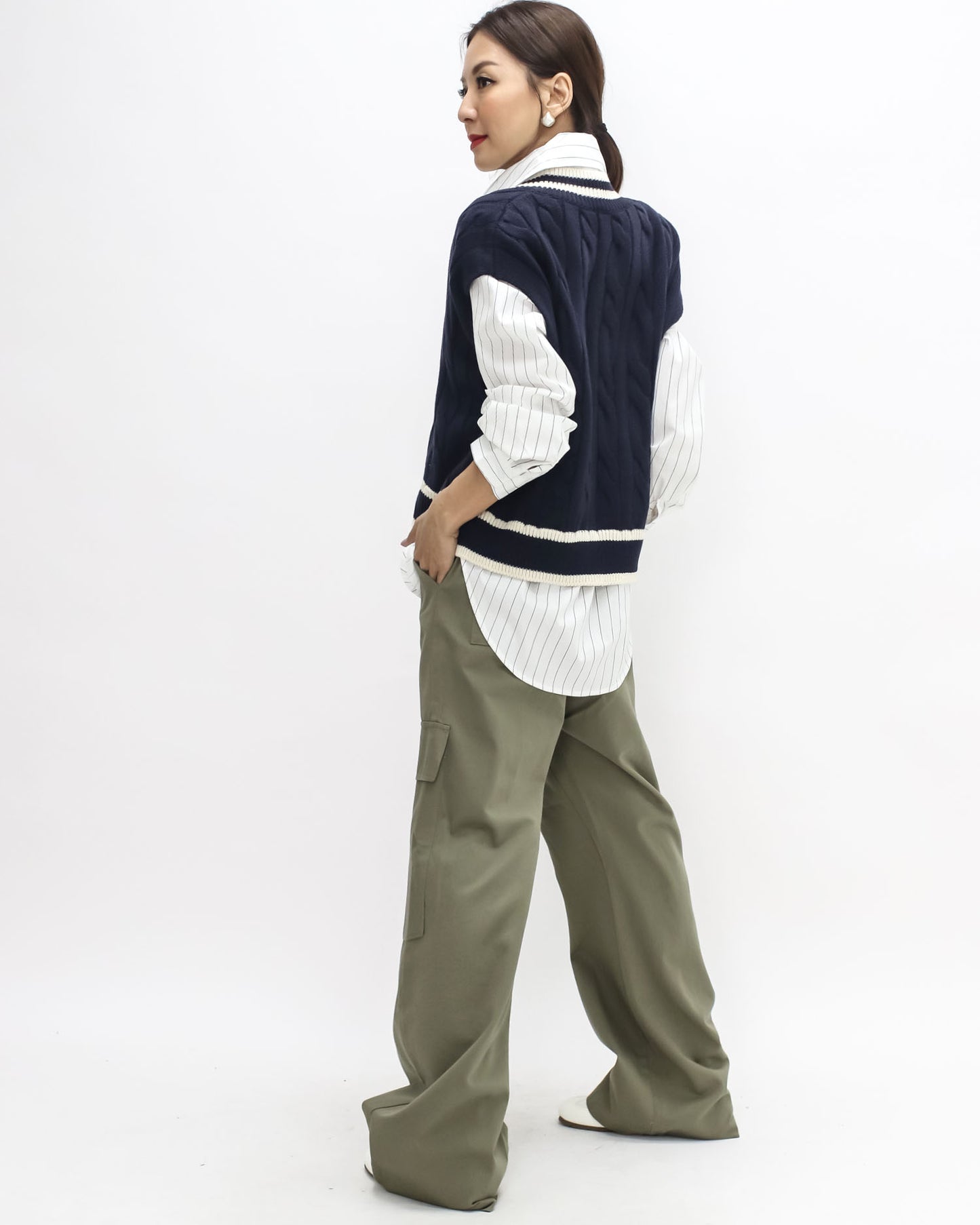 navy w/ ivory stripes V neck knitted vest *pre-order*