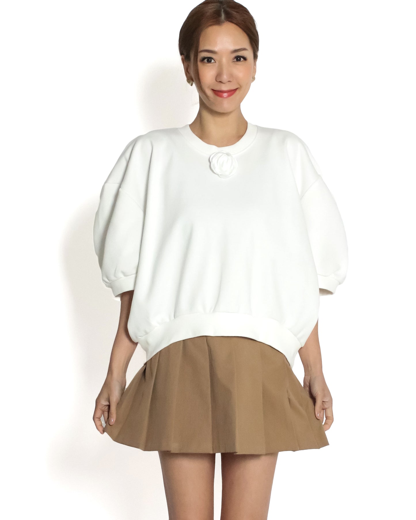 ivory puff sleeves flower curve sweatshirt