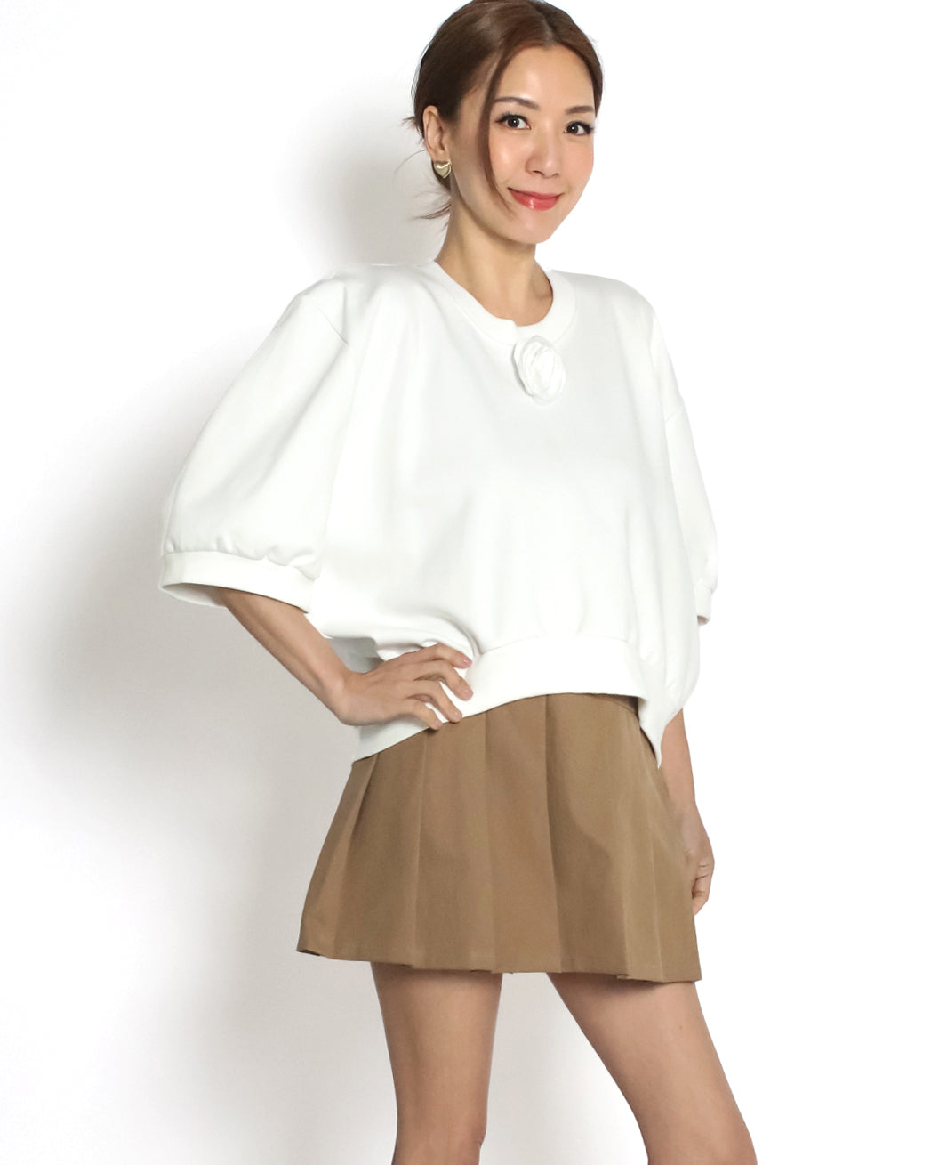 ivory puff sleeves flower curve sweatshirt