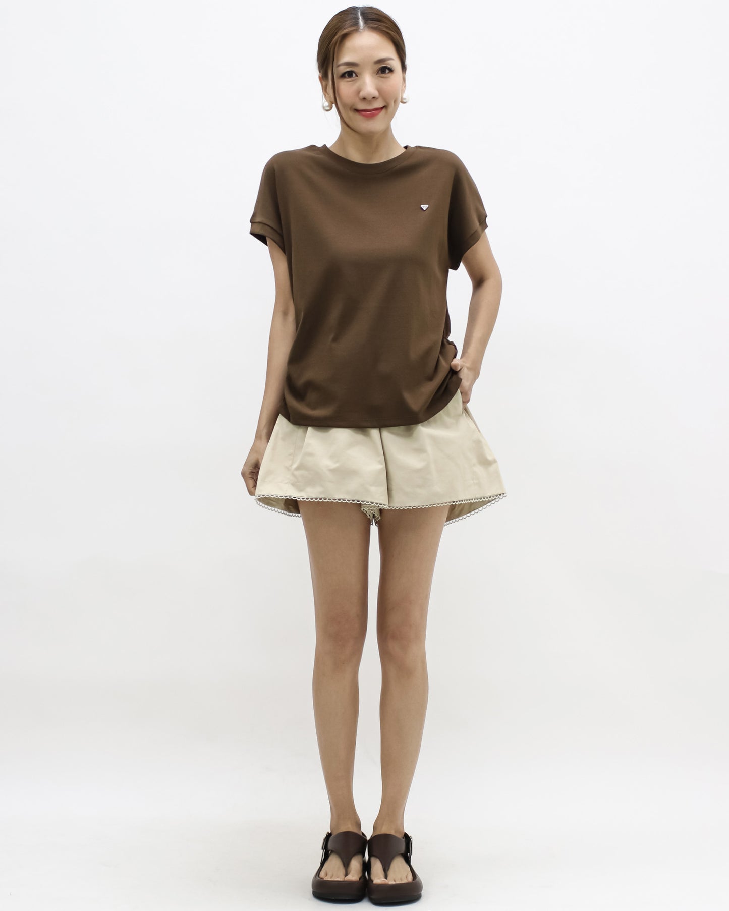 brown round shoulder tee