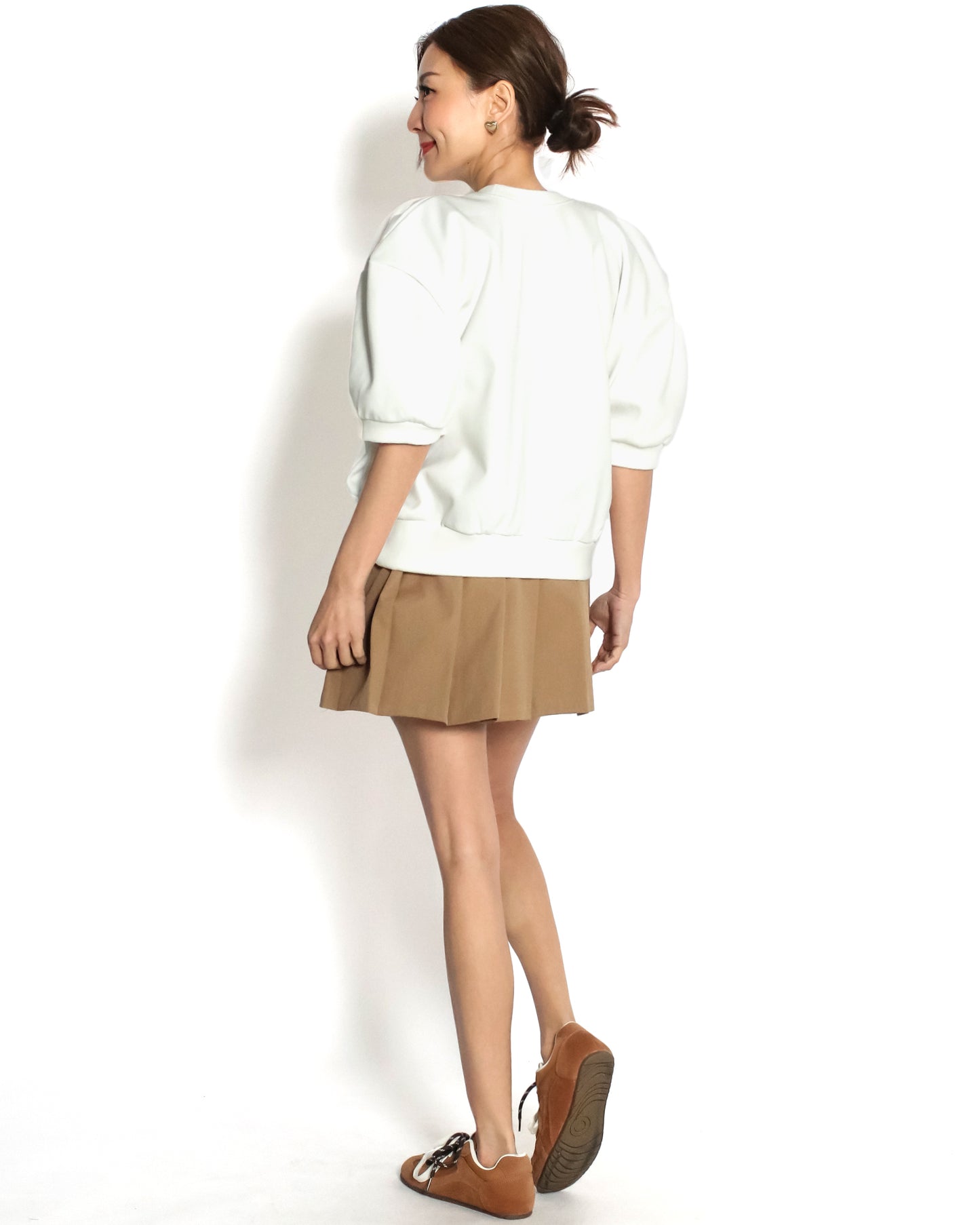 ivory puff sleeves flower curve sweatshirt