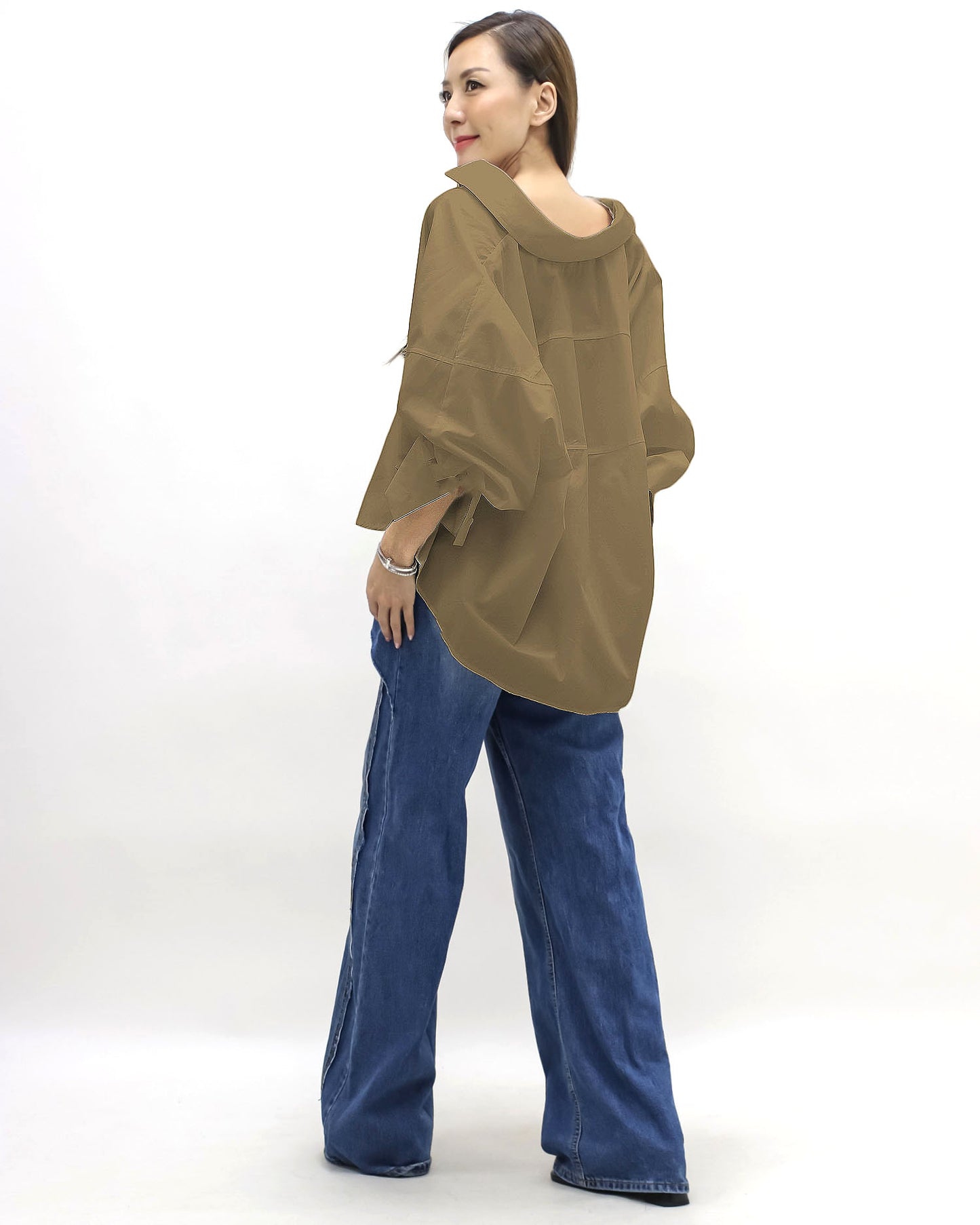 brown button sleeves shirt