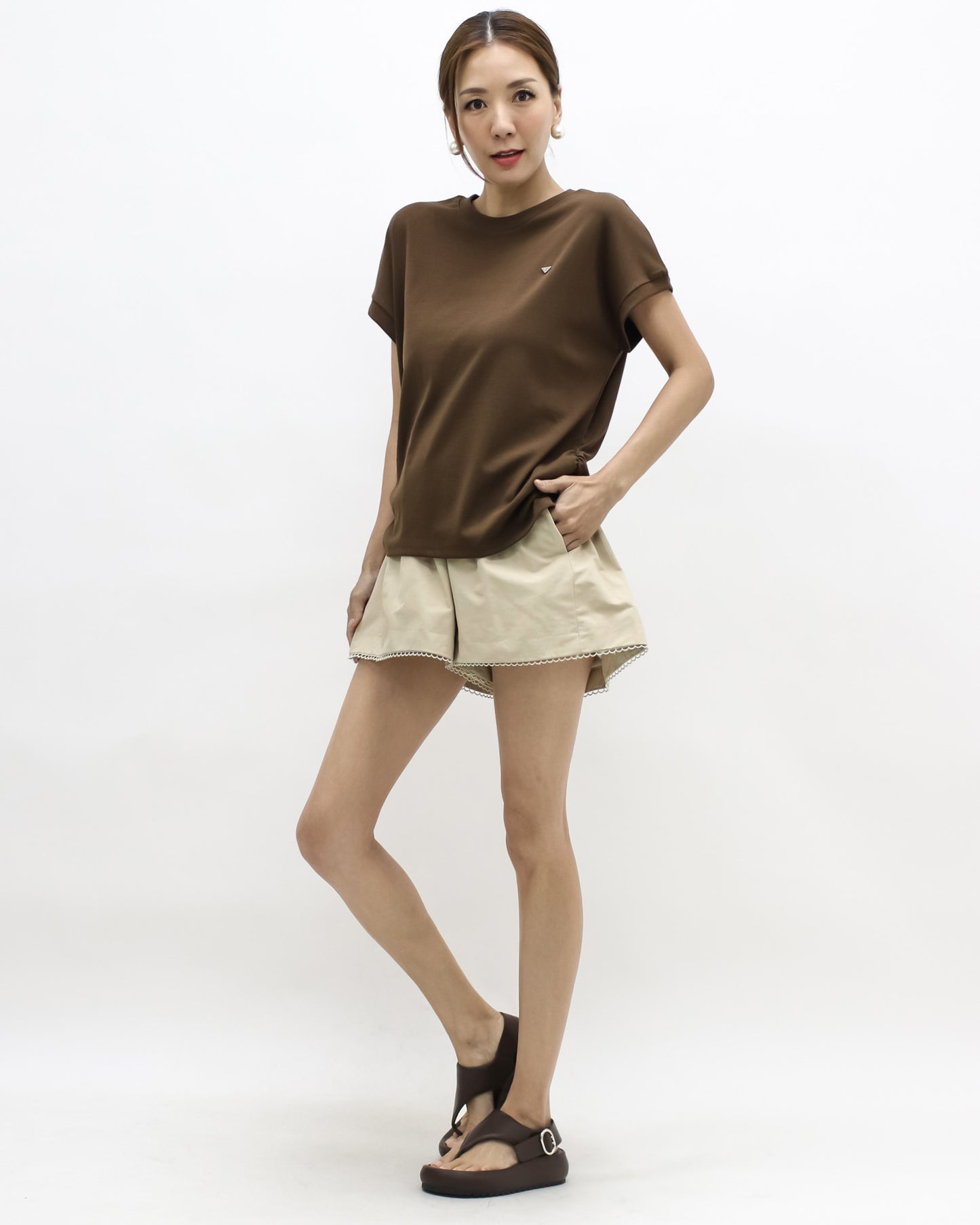 brown round shoulder tee
