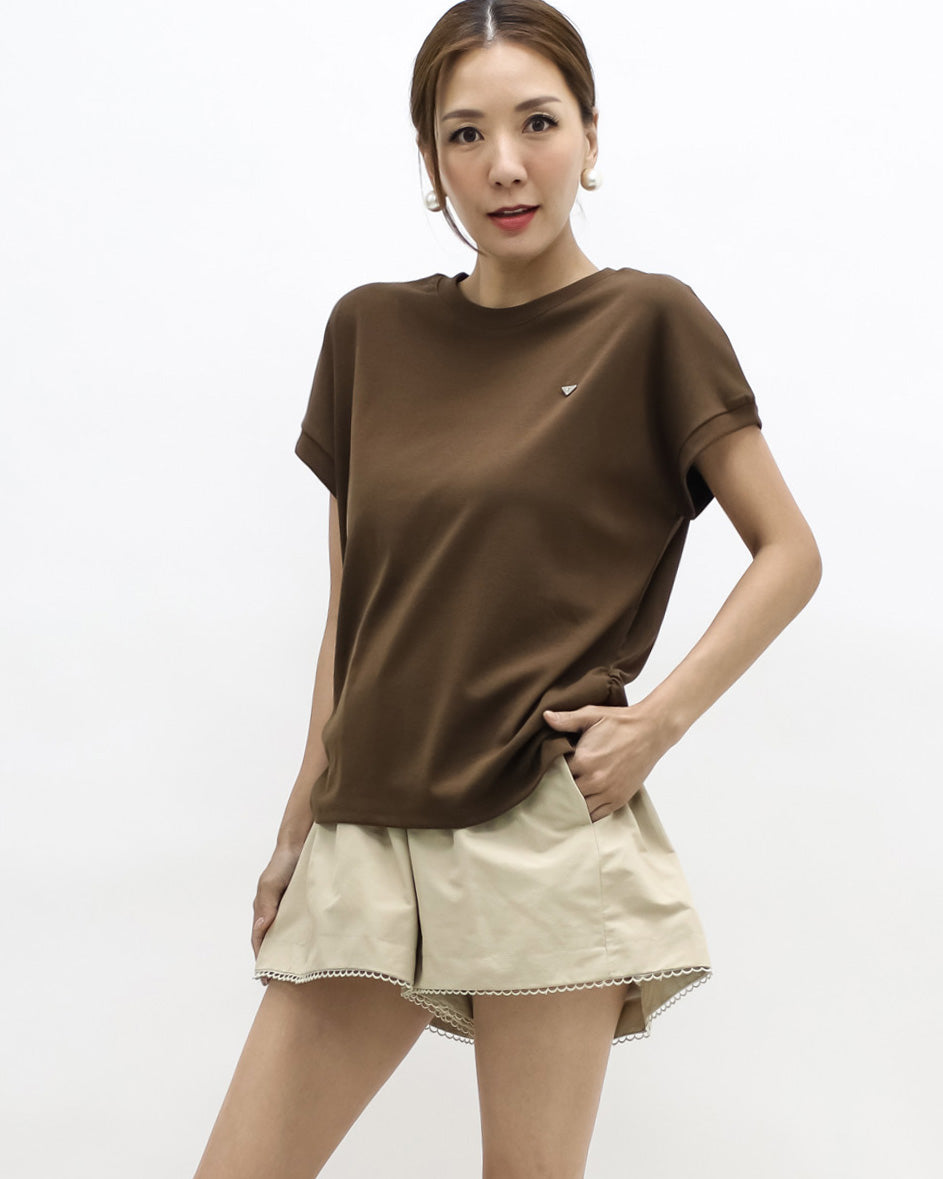 brown round shoulder tee