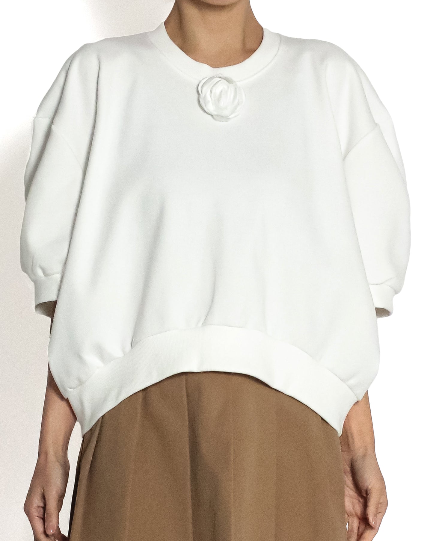 ivory puff sleeves flower curve sweatshirt