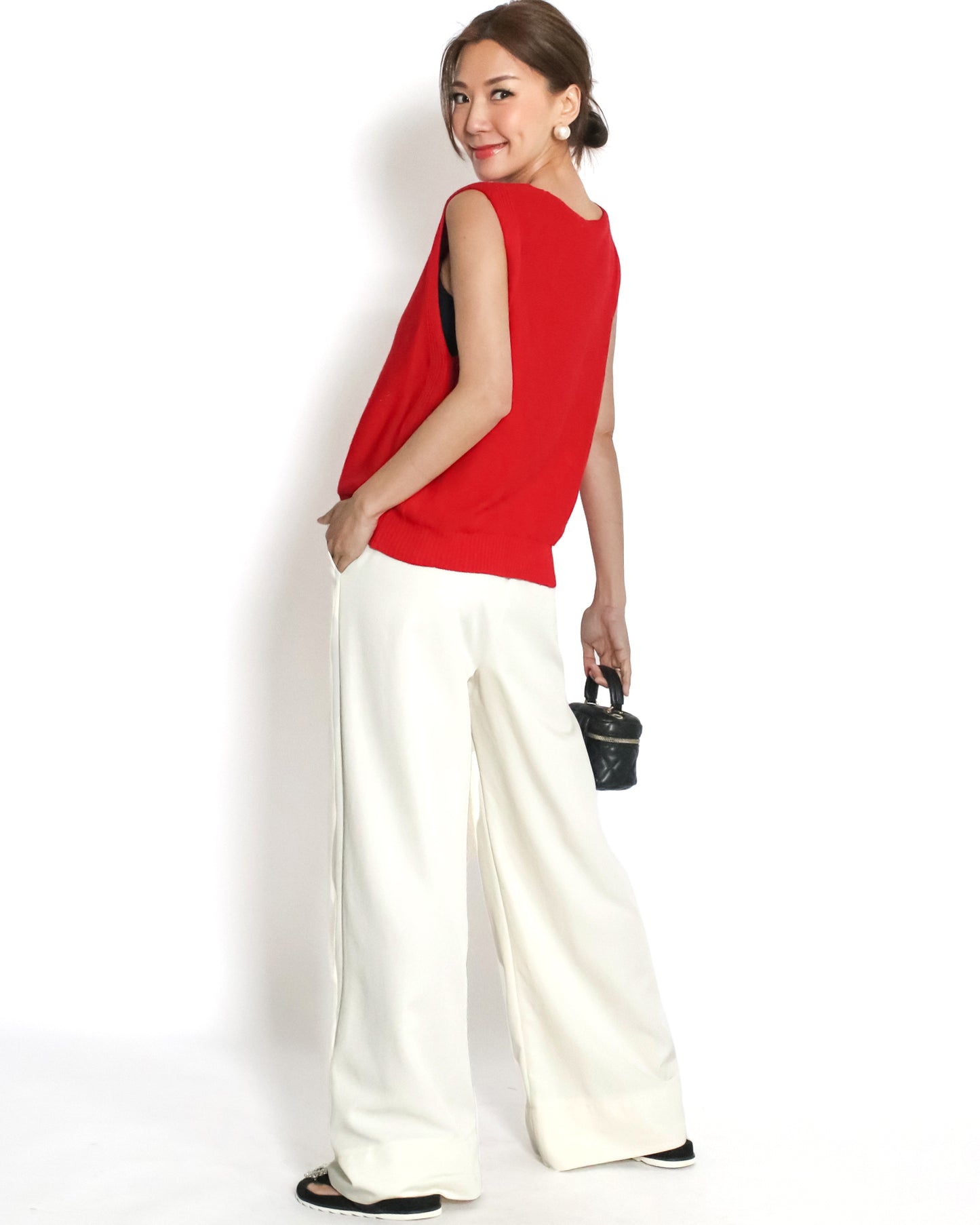 red V neck basic knitted vest *pre-order*