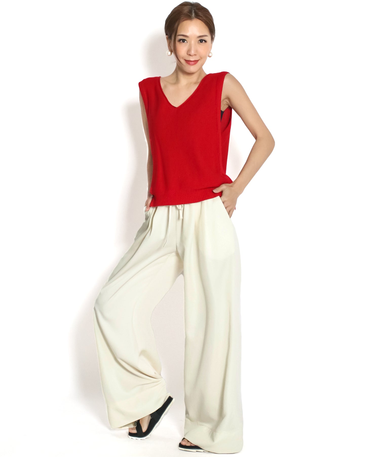 red V neck basic knitted vest *pre-order*