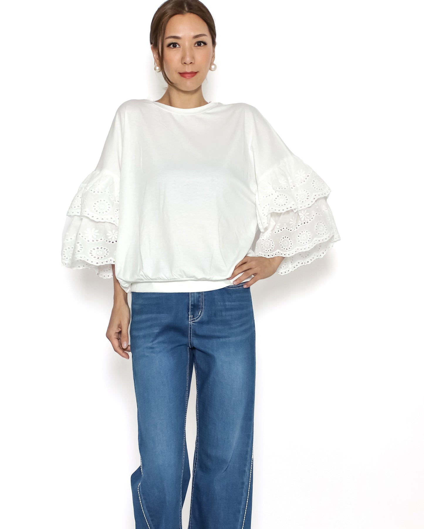 ivory w/ crochet layer sleeves tee