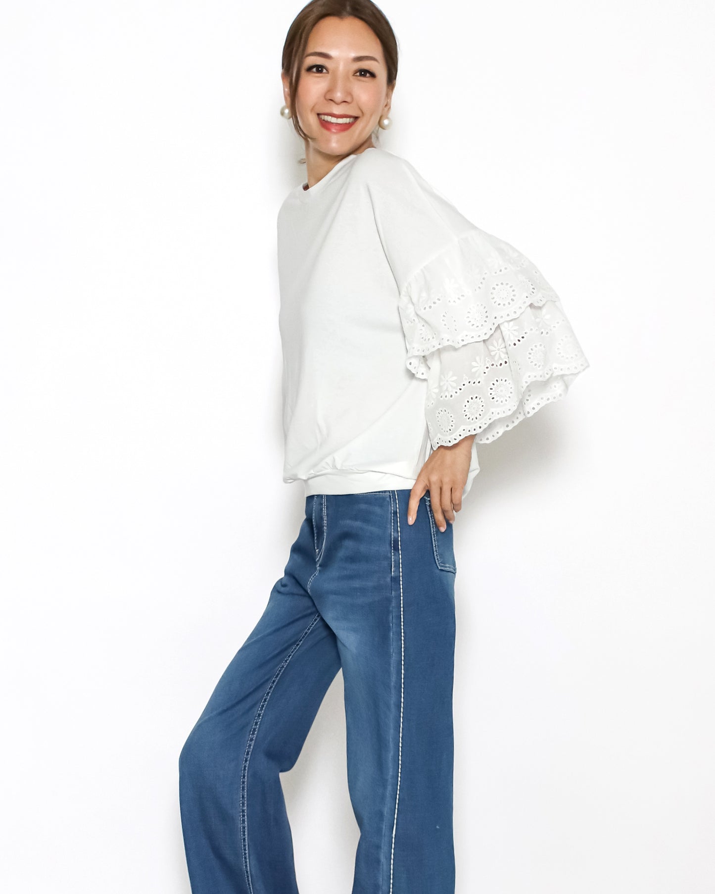 ivory w/ crochet layer sleeves tee