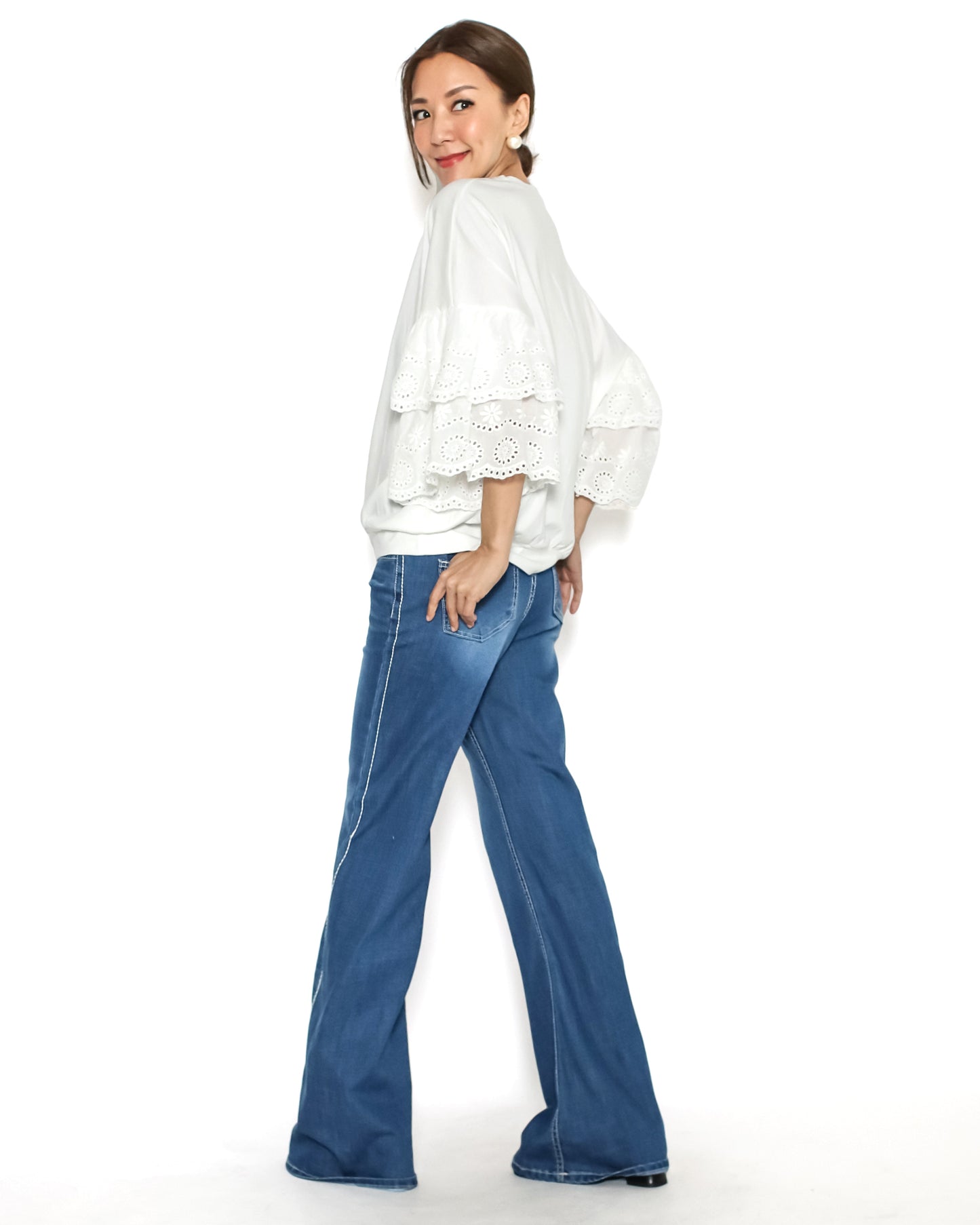 ivory w/ crochet layer sleeves tee