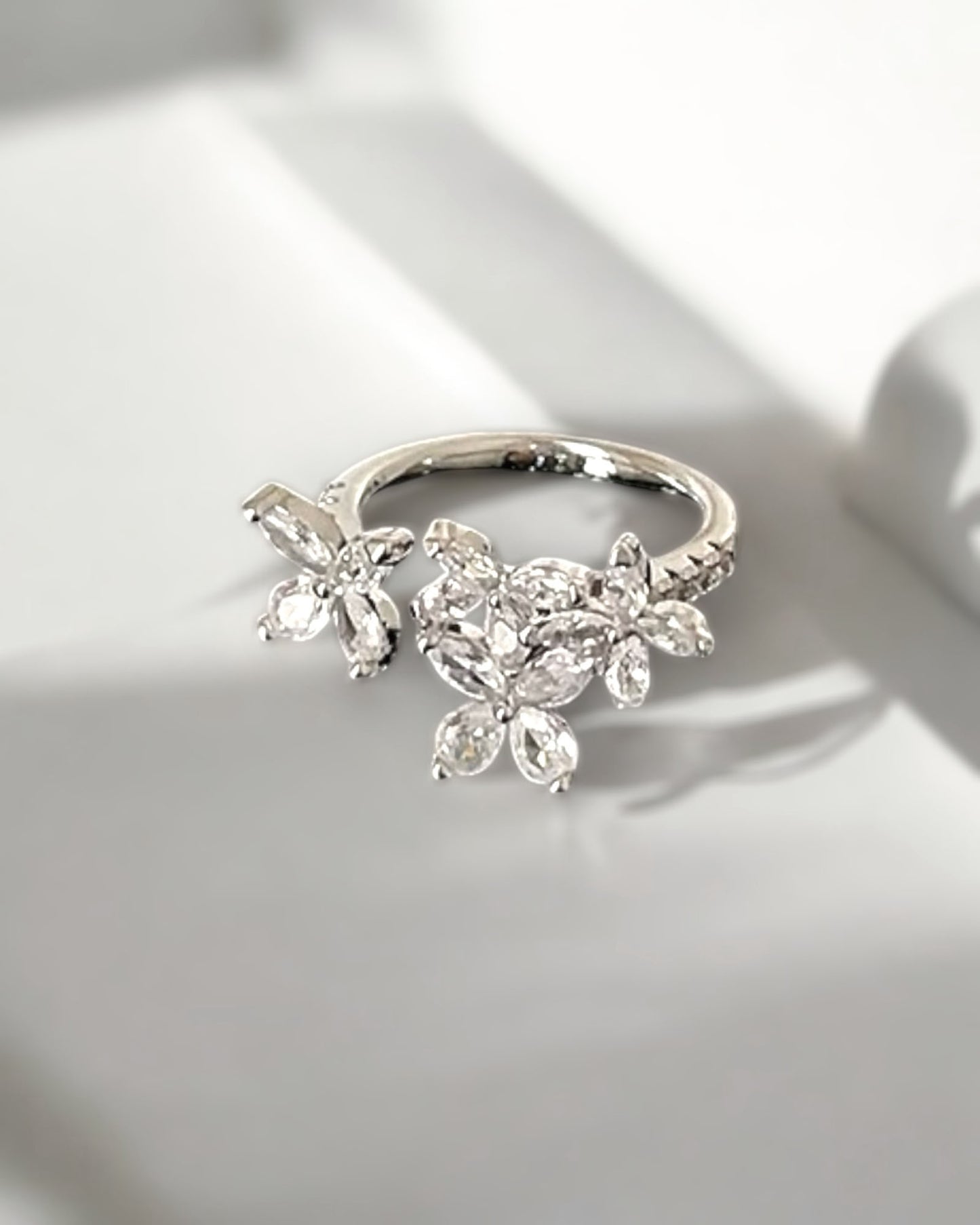 GAL butterflies lab-grown diamond 18K open ring *pre-order*