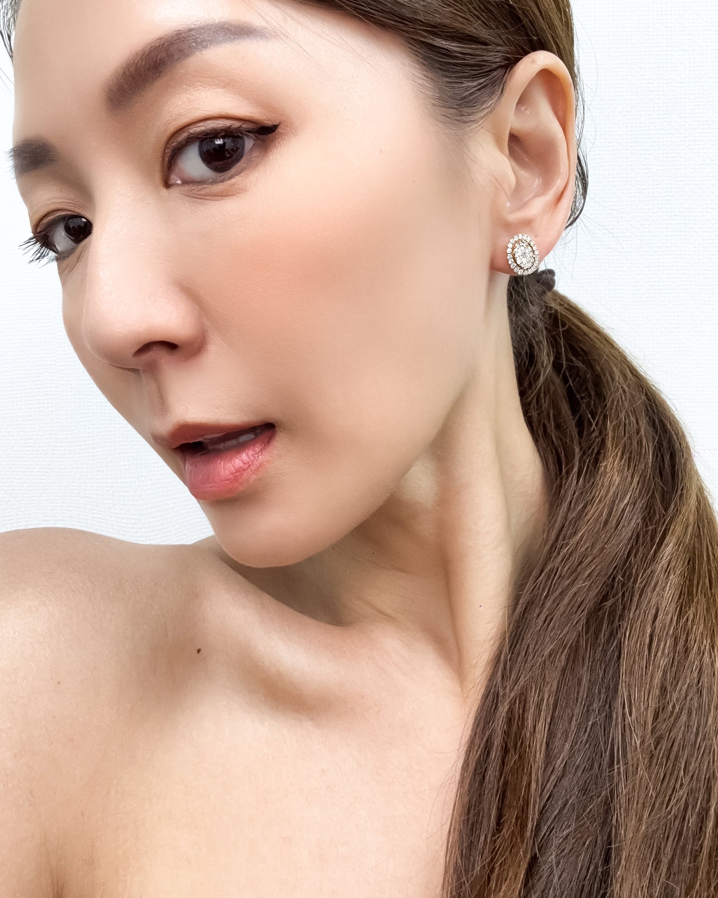GAL 18K lab-grown oval shape w/ circle illusion diamond earrings *pre-order*