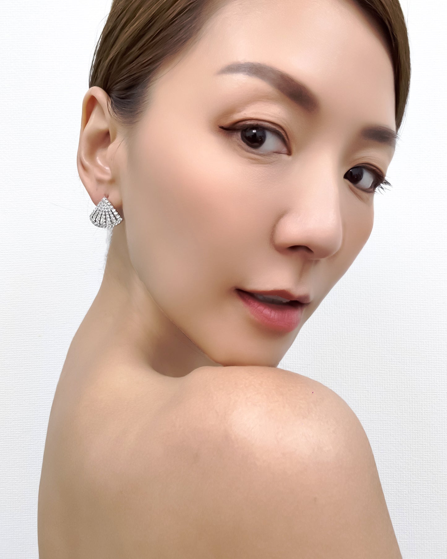 GAL 18K lab-grown fan shape illusion diamond earrings *pre-order*