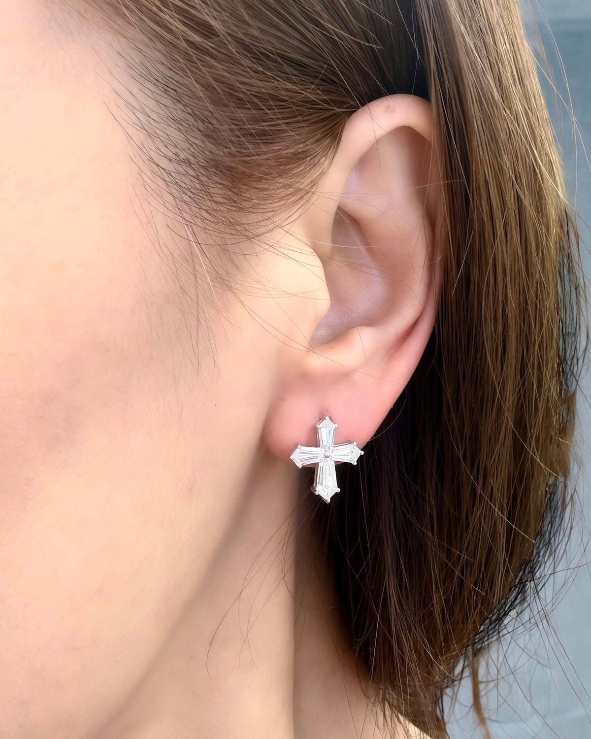 GAL geometric cross shape lab-grown diamond earrings