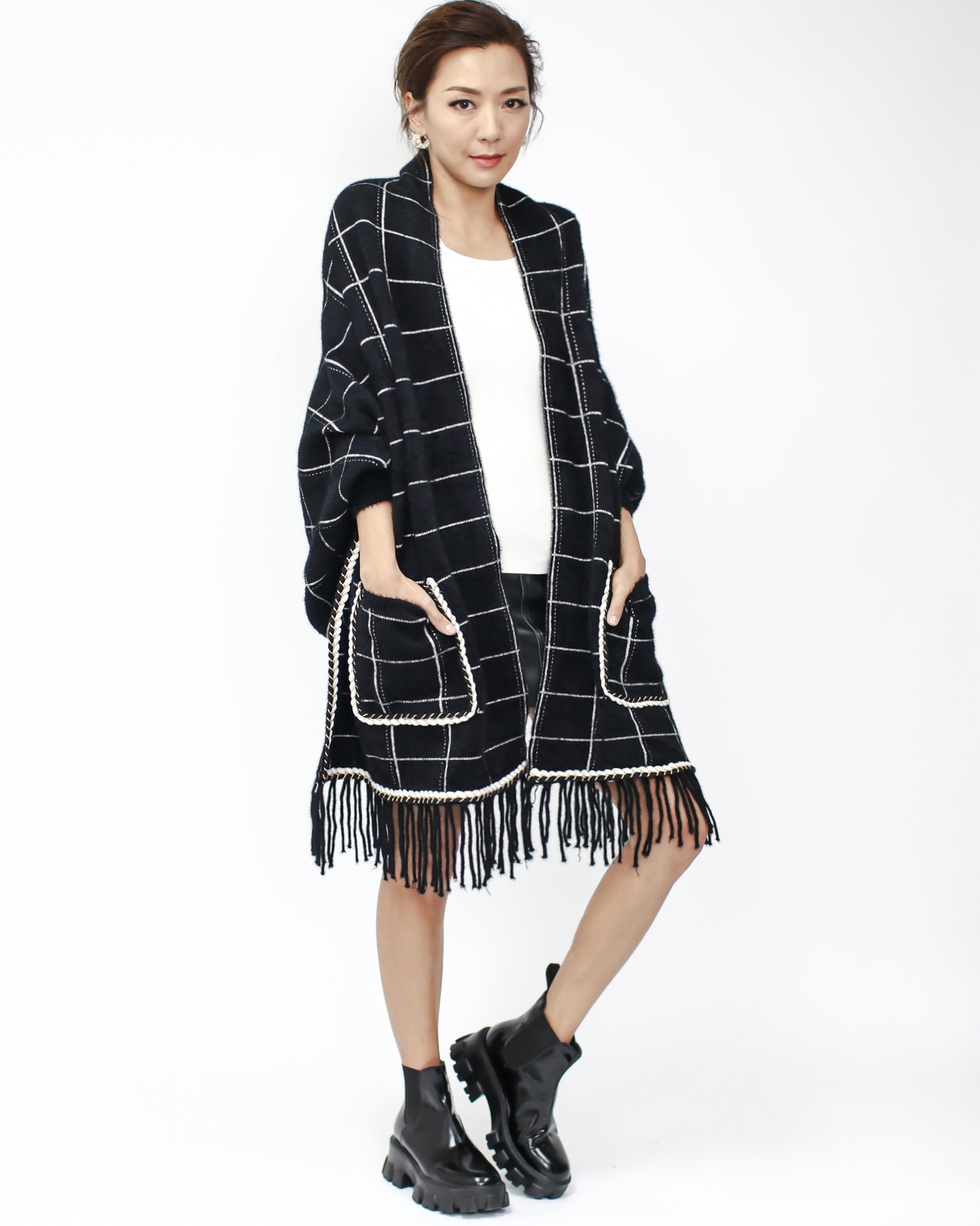 black checkers knitted tassels scarf poncho *pre-order*