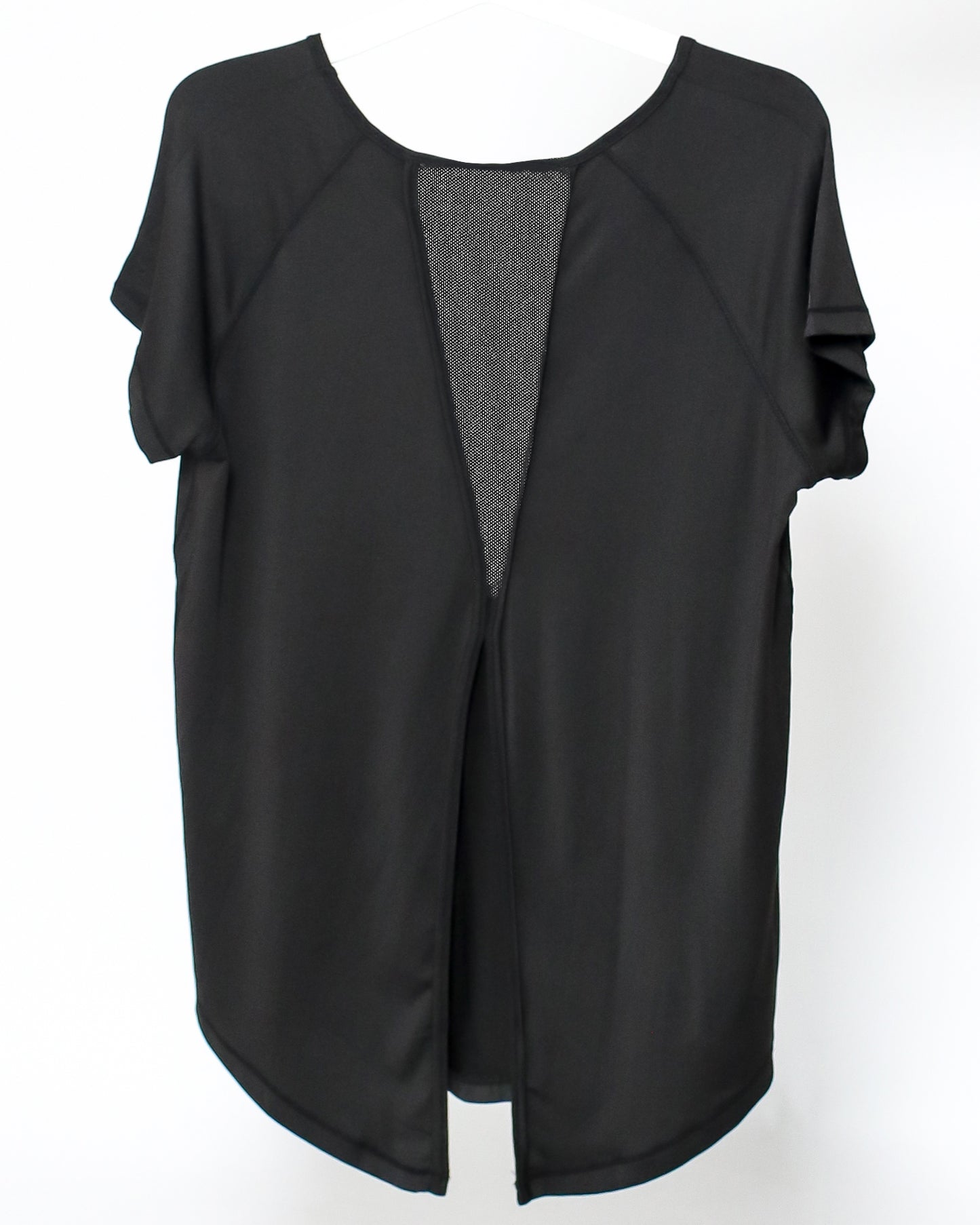 black mesh back asymmetric hem sporty tee *pre-order*
