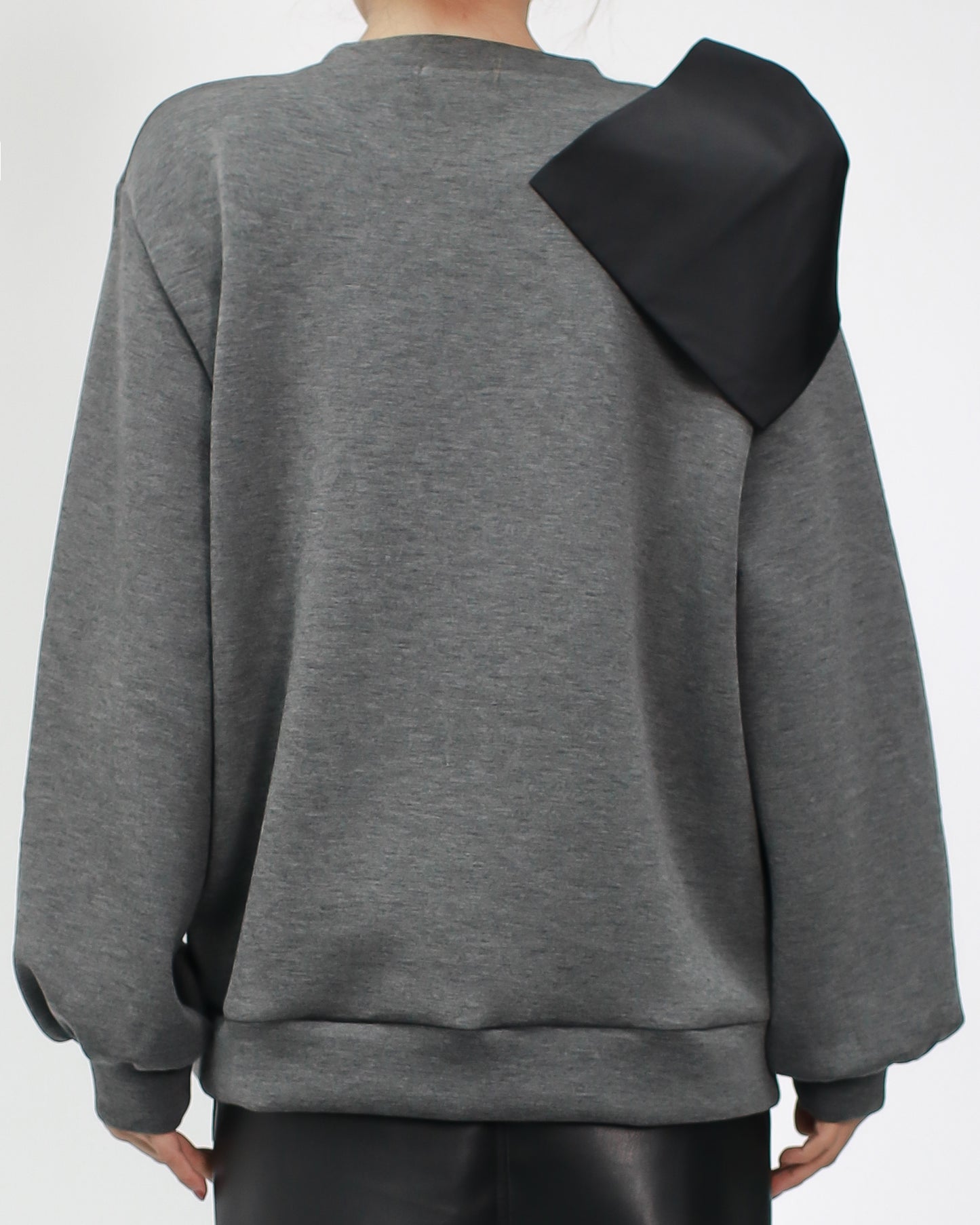 grey w/ black bow side sweatshirt *pre-order*