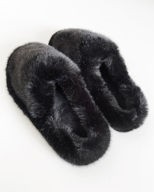 black furry lounge slippers *pre-order*