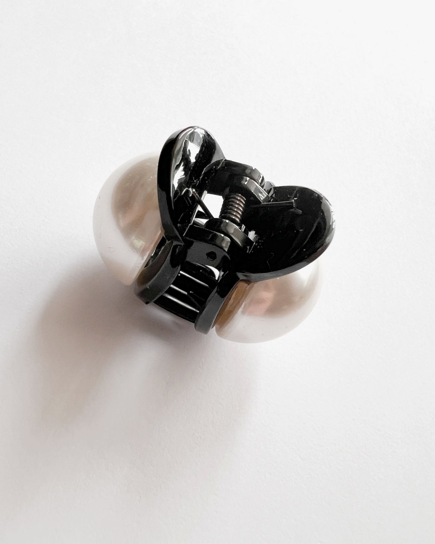 black big pearls hair clip claw *pre-order*