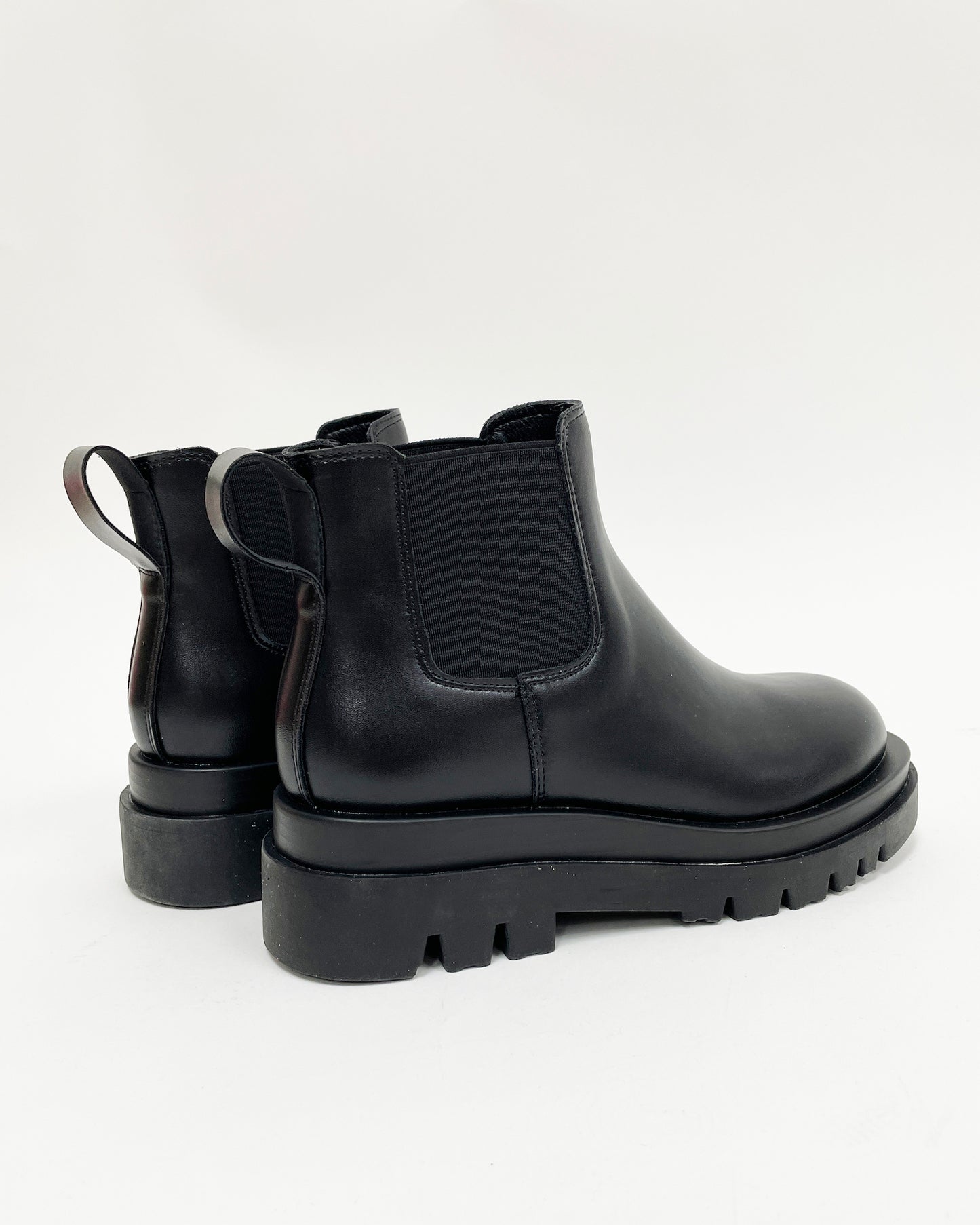 black leather chelsea boots *pre-order*