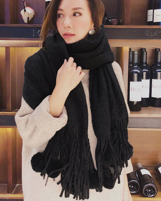 black wool-blended pom pom tassels scarf *pre-order*