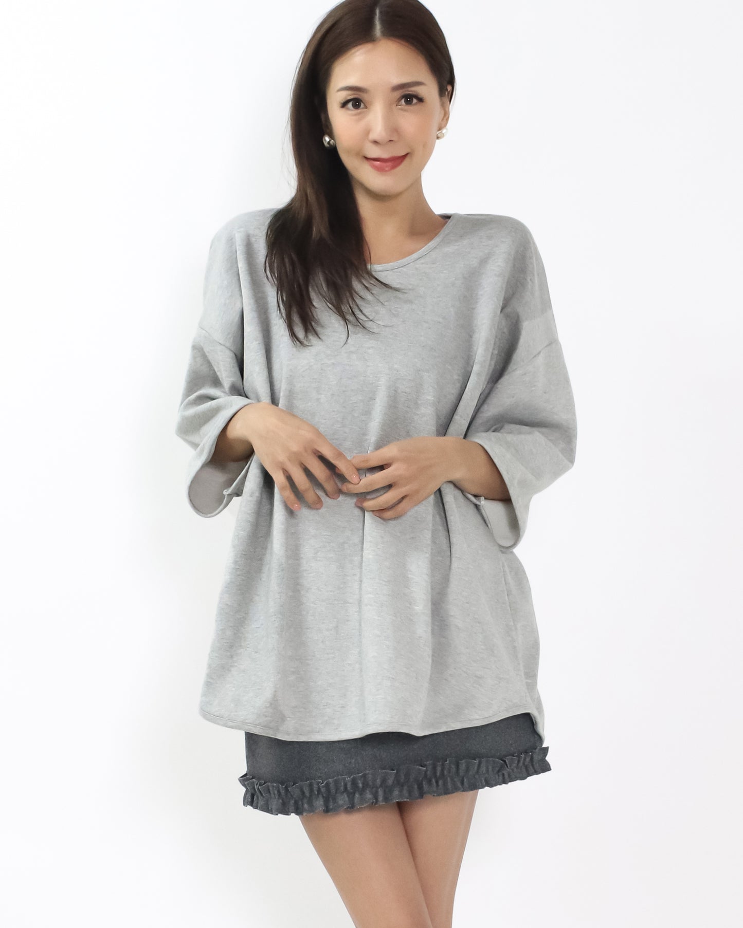 grey U hem tee