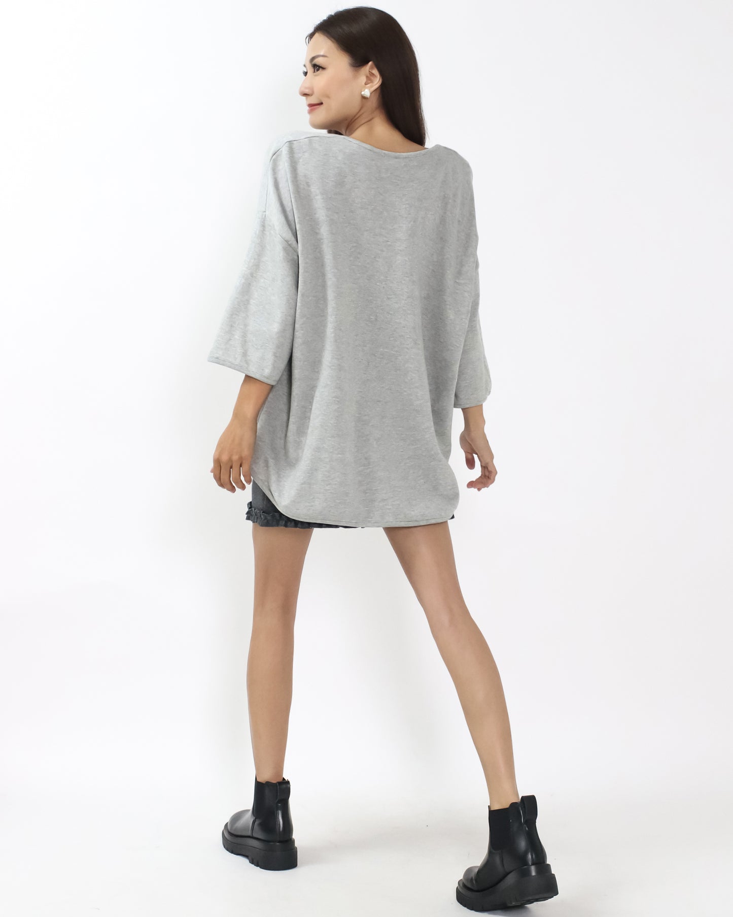grey U hem tee
