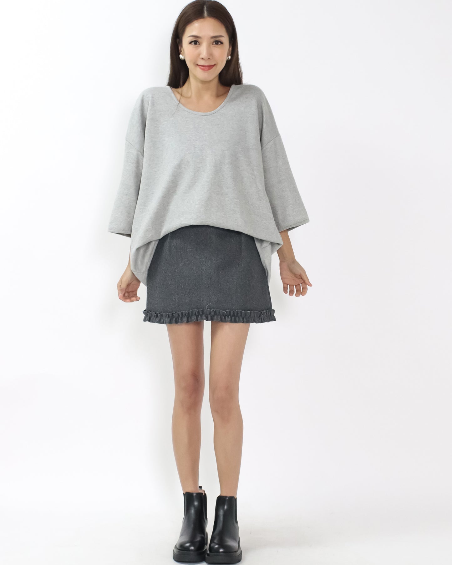 grey U hem tee