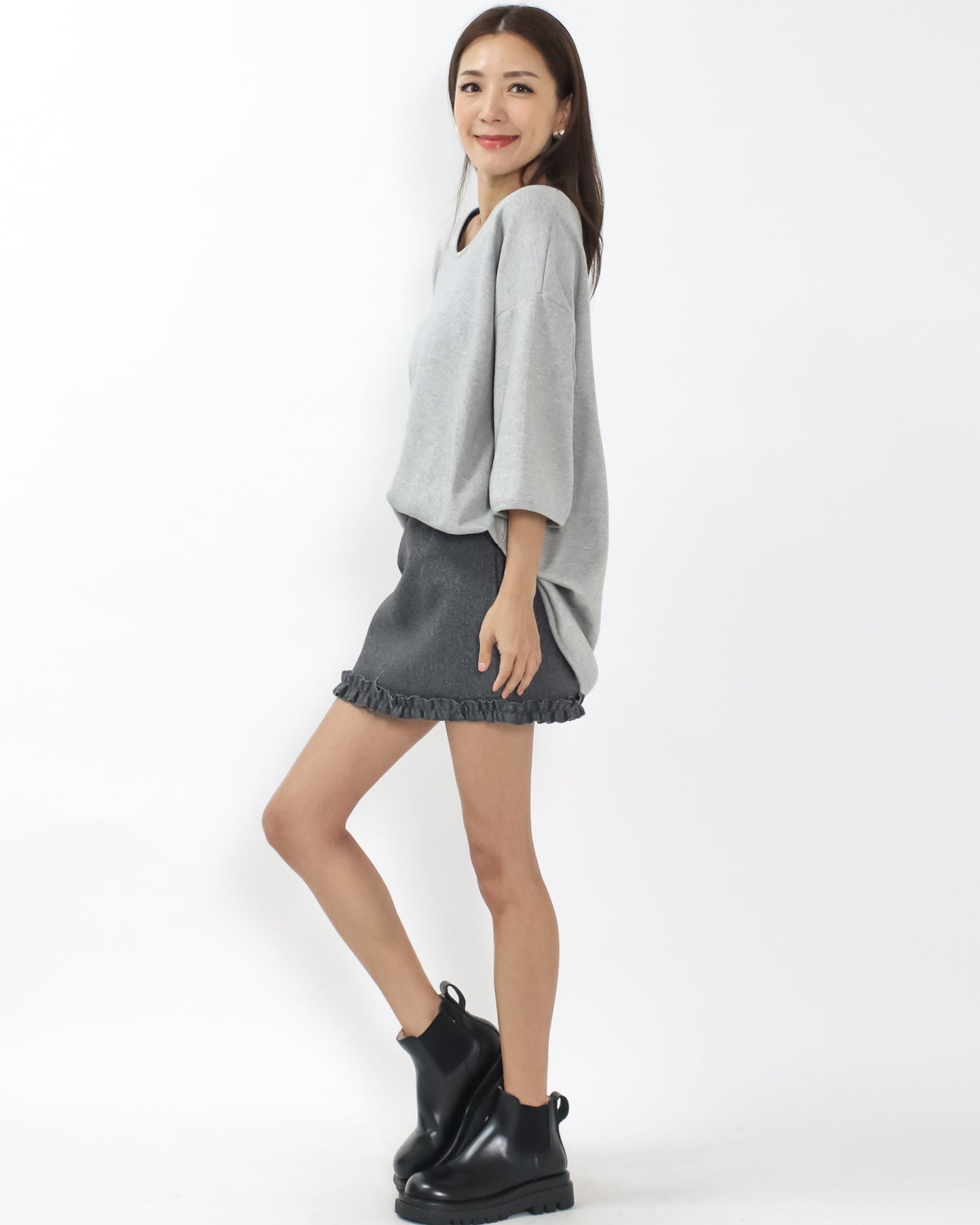 grey U hem tee