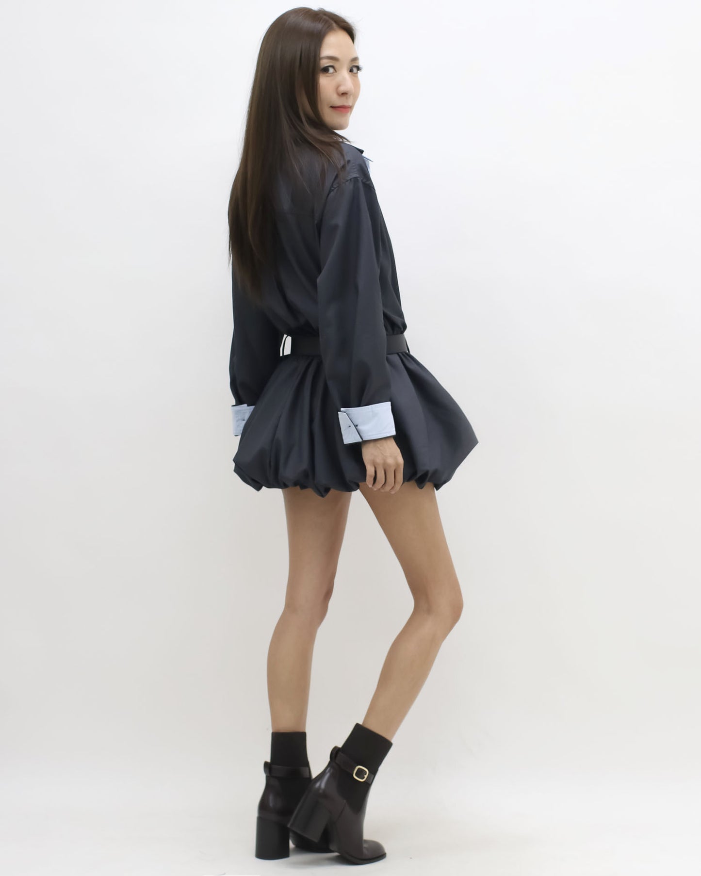 dark grey w/ bule shirt layer top & shorts set w/ belt