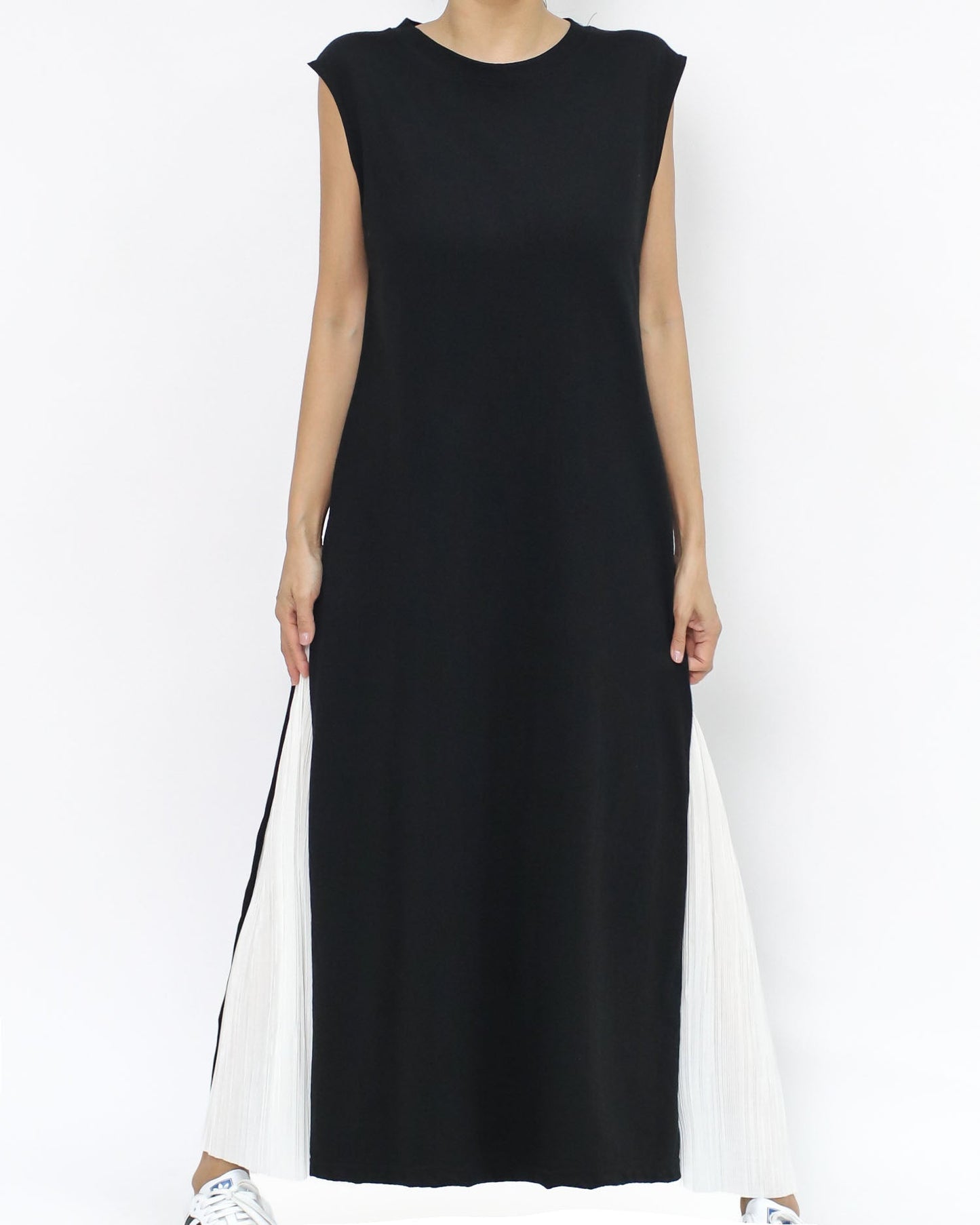 black sweat & ivory chiffon pleats sides dress *pre-order*