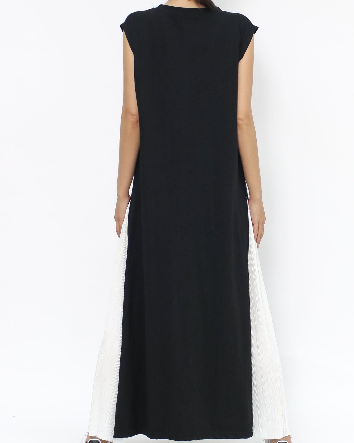 black sweat & ivory chiffon pleats sides dress *pre-order*