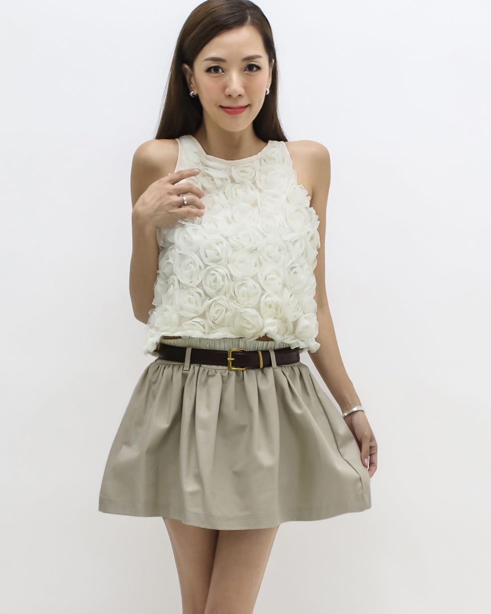 beige flower vest *pre-order*