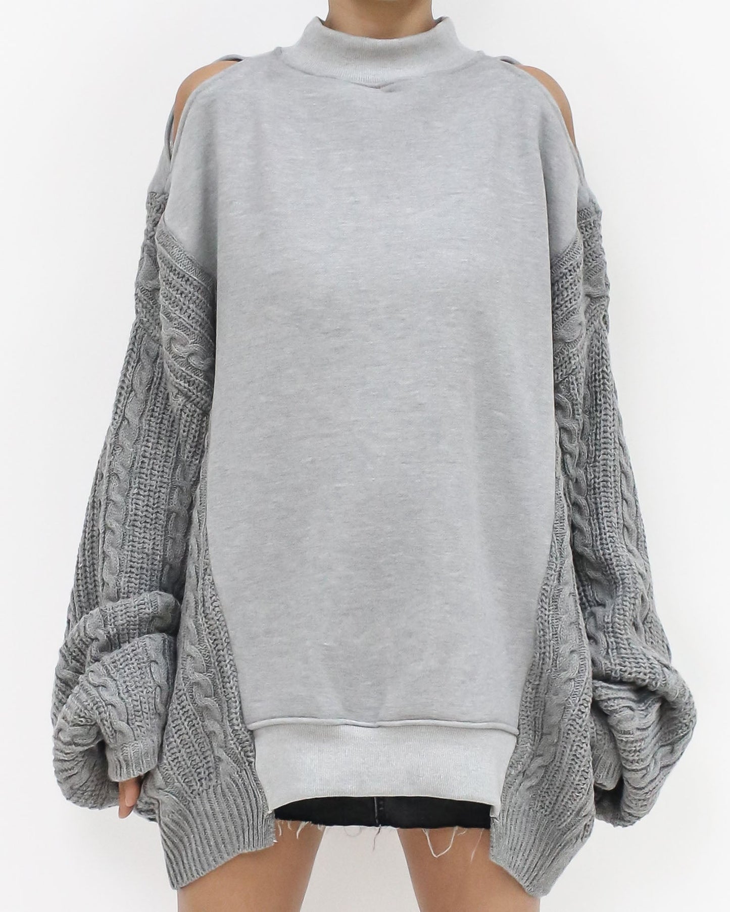 grey & knitted sleeves cutout shoulders fleece sweatshirt *pre-order*