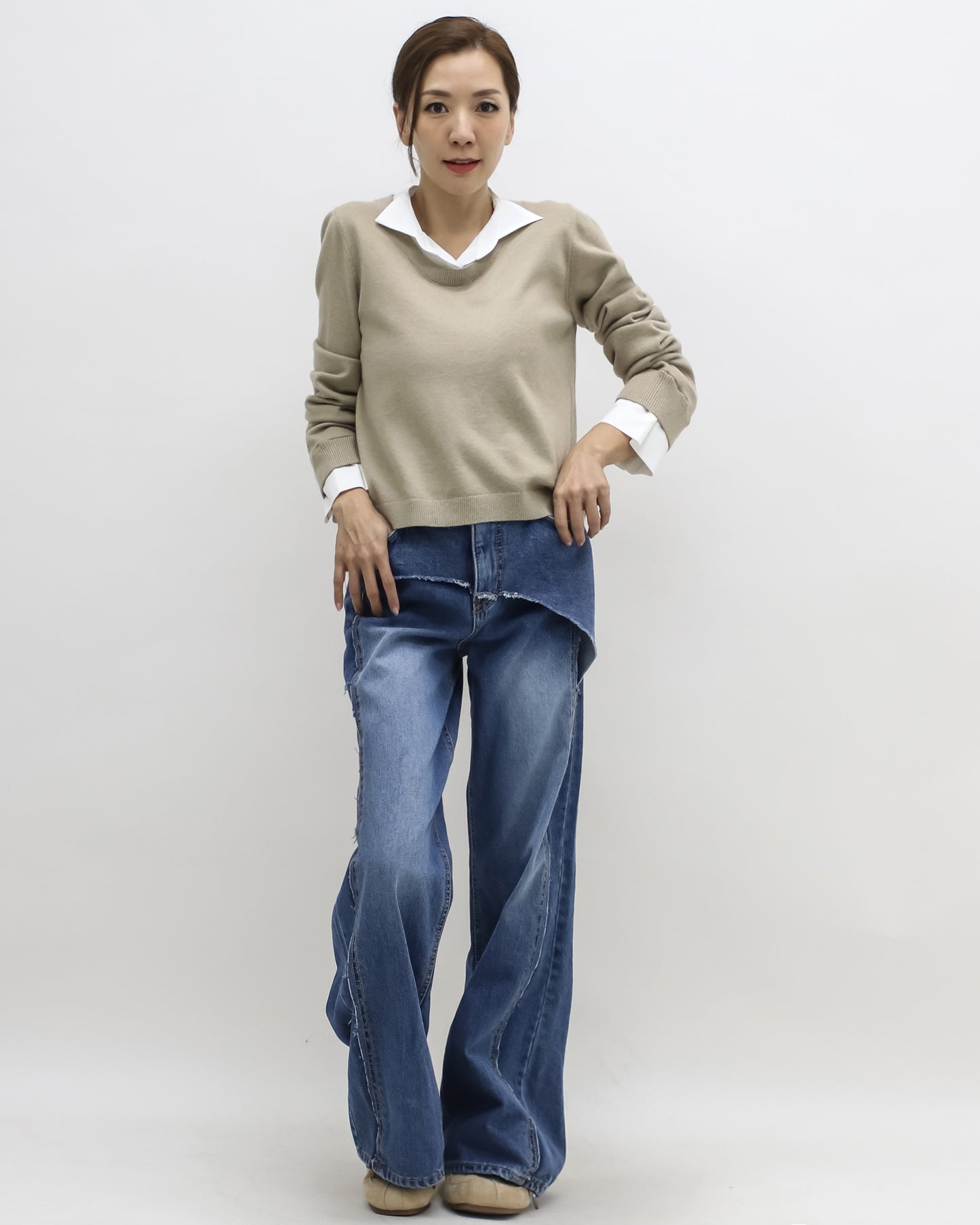 beige w/ ivory collar & cuffs knitted top